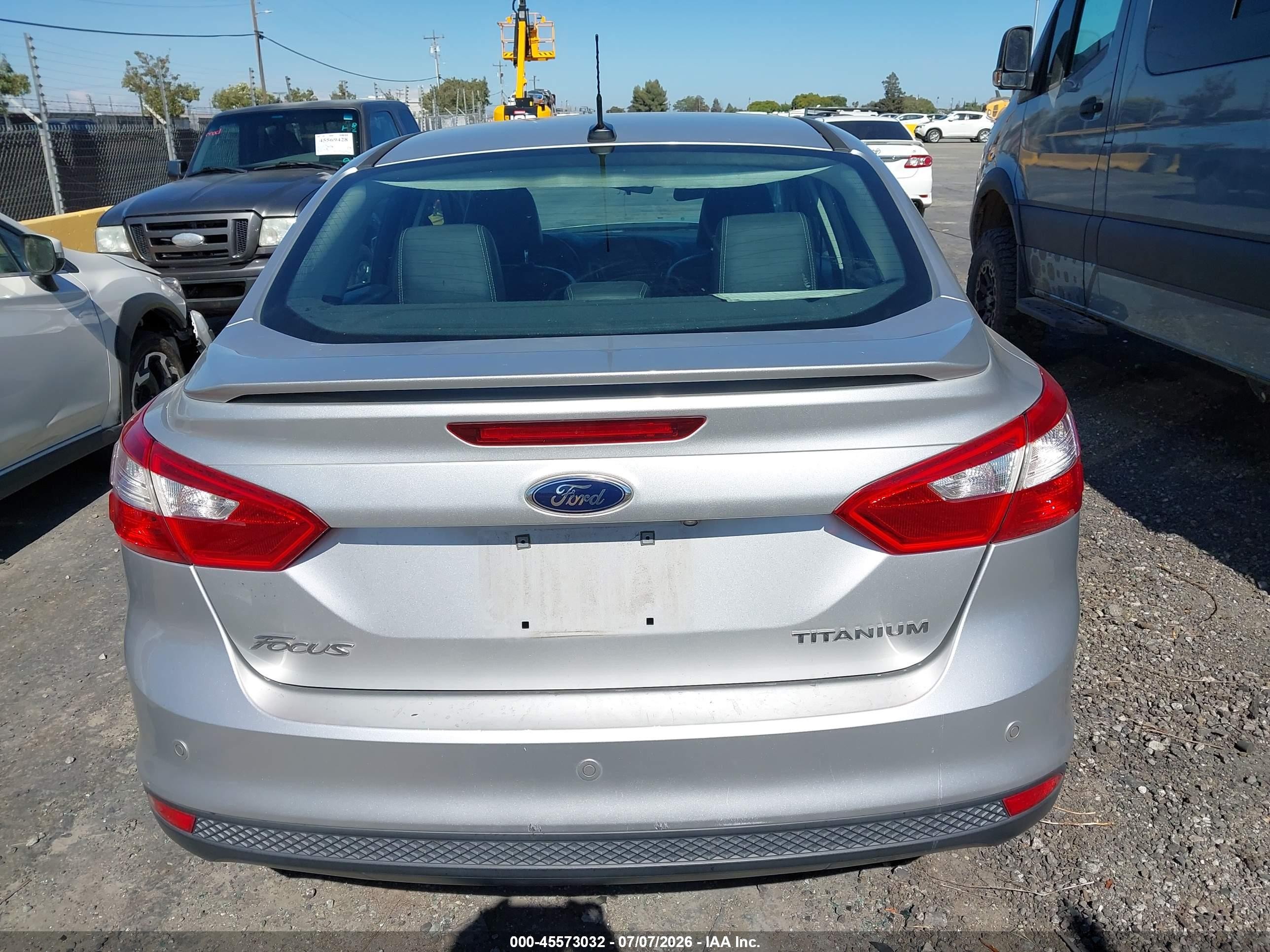 2014 Ford Focus Titanium Silver vin: 1FADP3J23EL264548