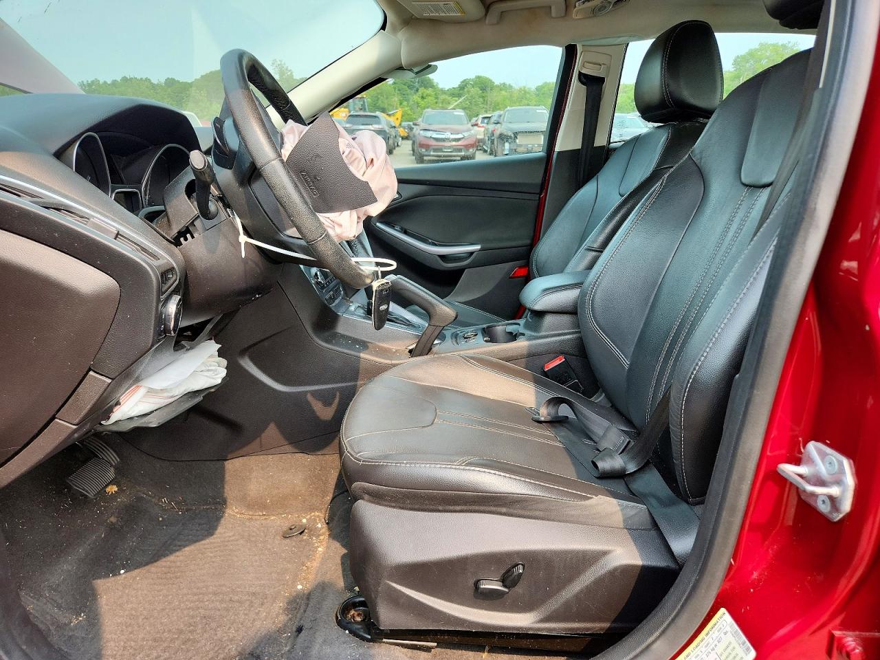 2014 Ford Focus Titanium Red vin: 1FADP3J23EL274299