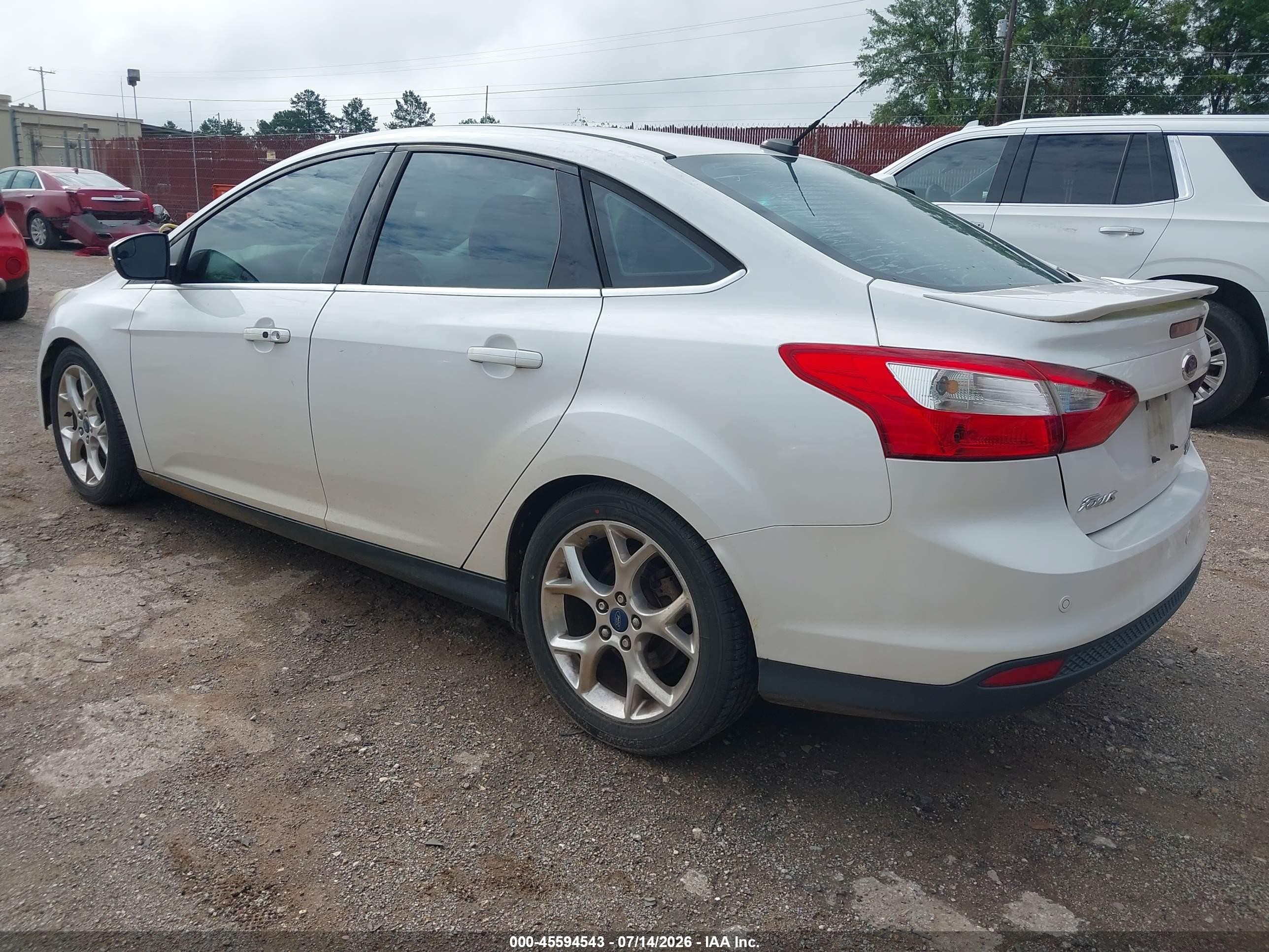 2014 Ford Focus Titanium White vin: 1FADP3J23EL348479