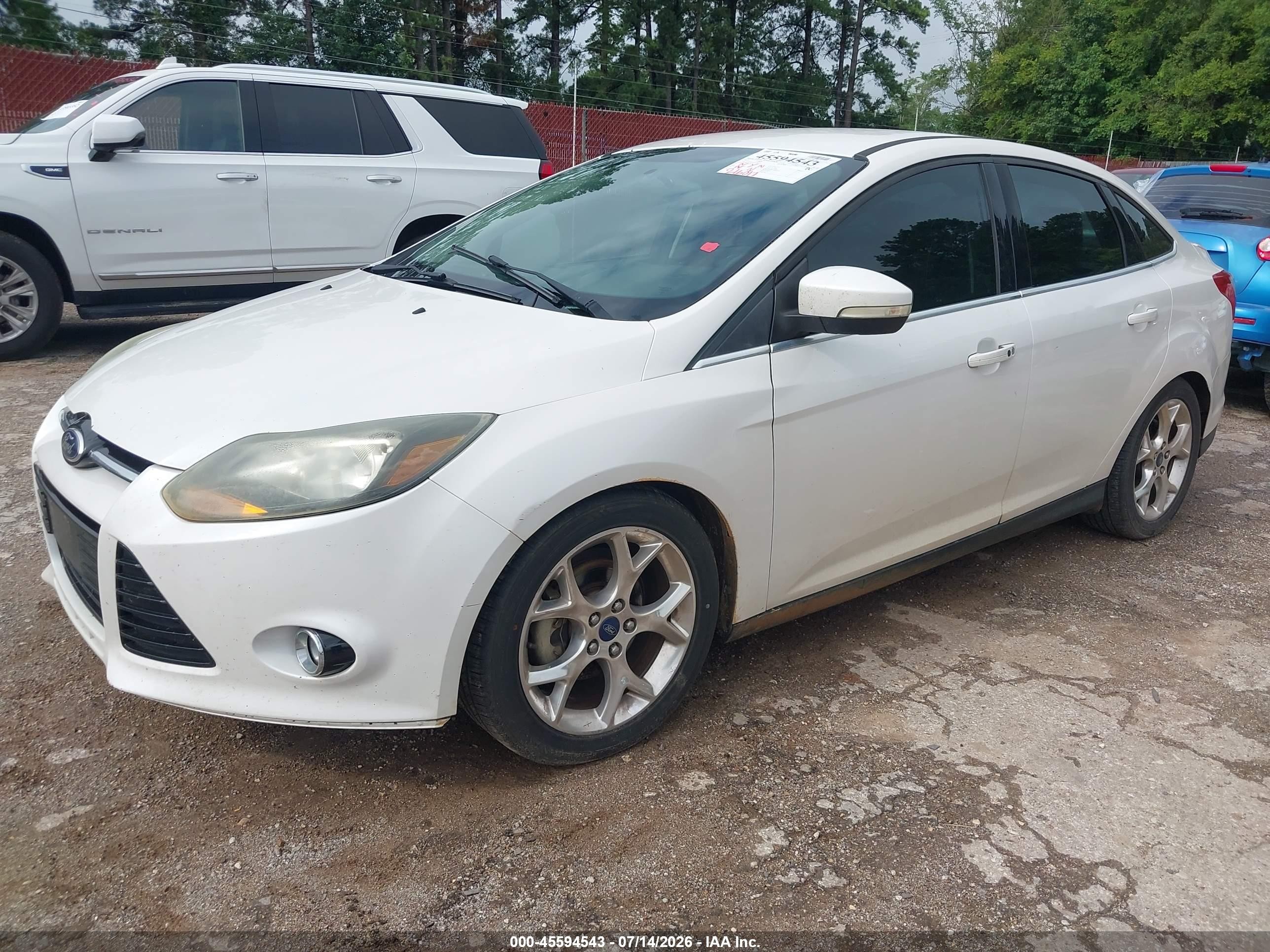 2014 Ford Focus Titanium White vin: 1FADP3J23EL348479