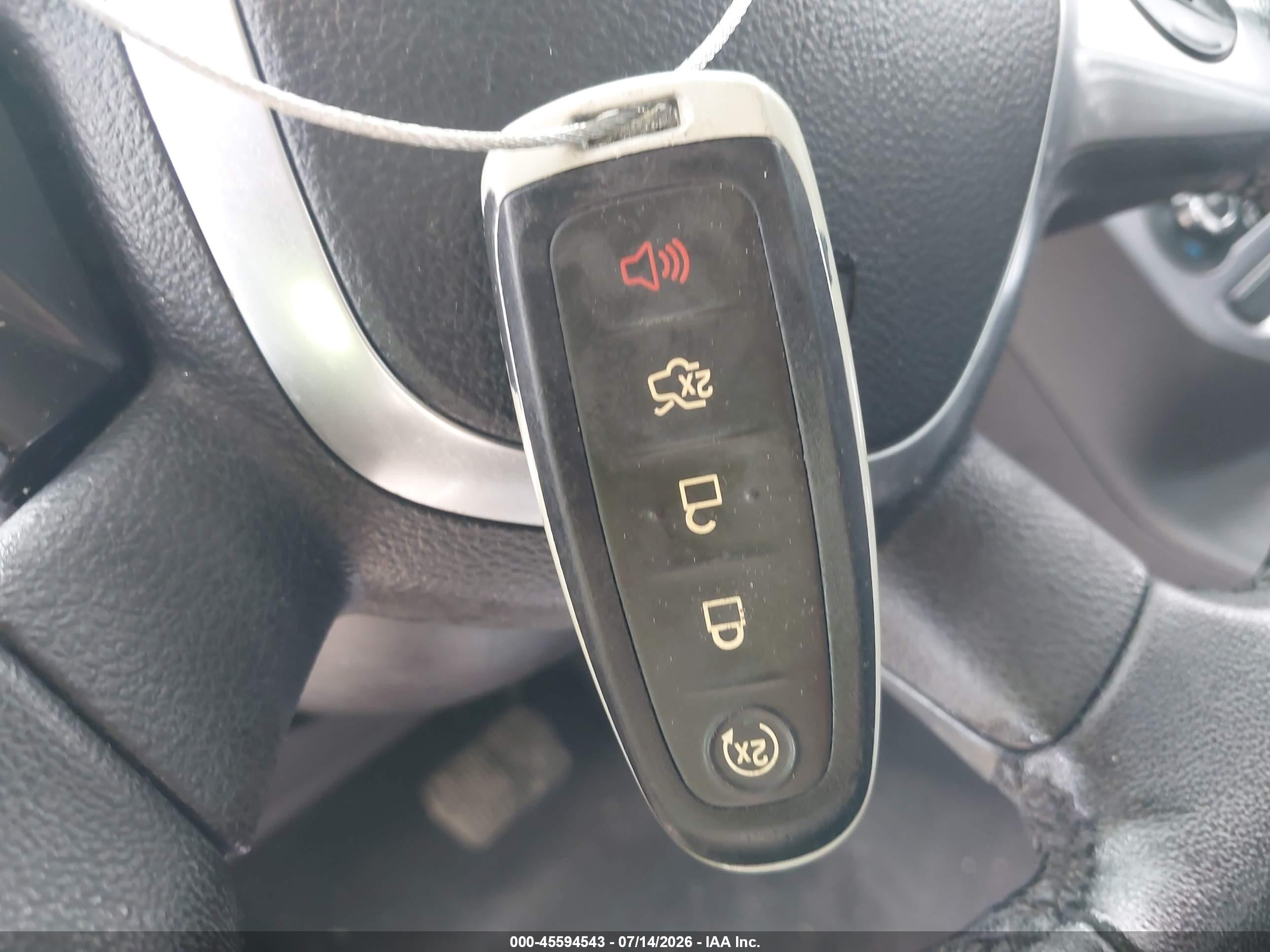 2014 Ford Focus Titanium White vin: 1FADP3J23EL348479