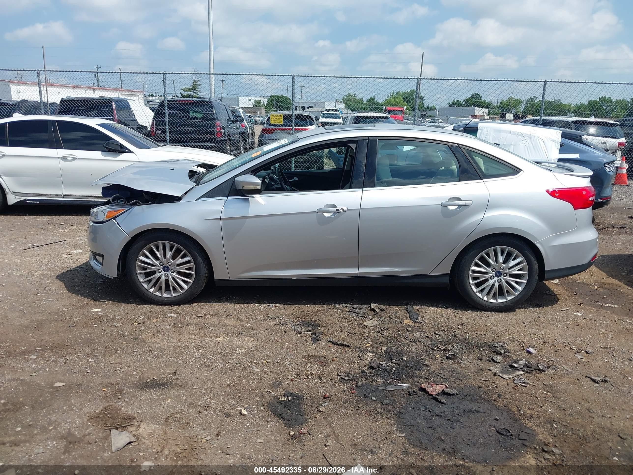 2015 Ford Focus Titanium Gray vin: 1FADP3J23FL247220