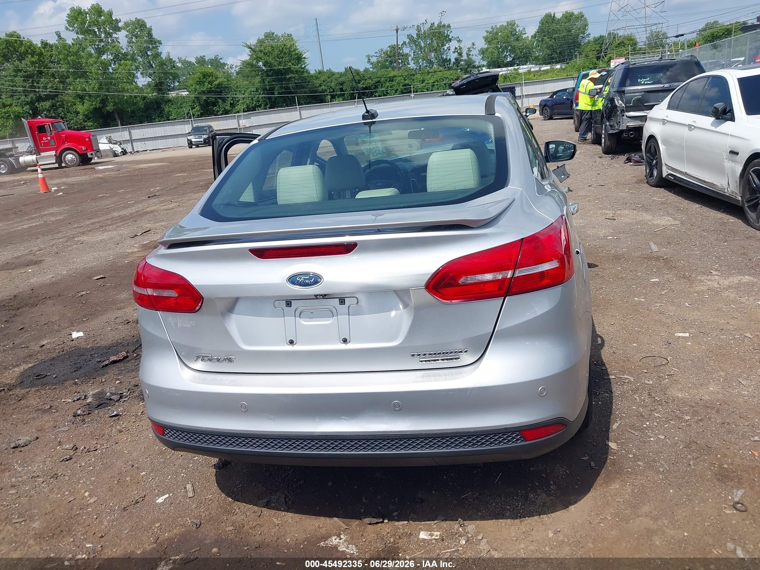 2015 Ford Focus Titanium Gray vin: 1FADP3J23FL247220