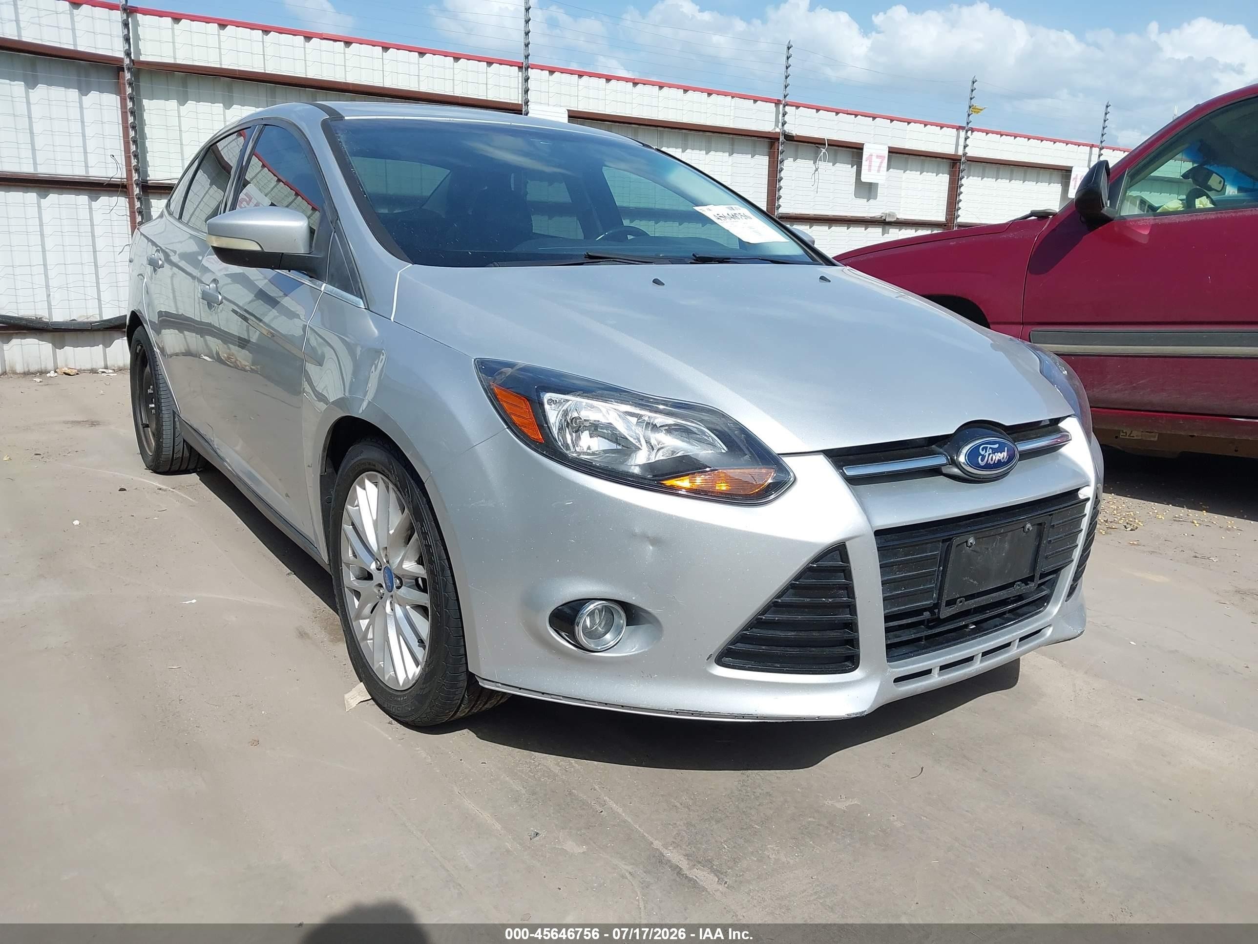 2013 Ford Focus Titanium Серебряный vin: 1FADP3J24DL200212
