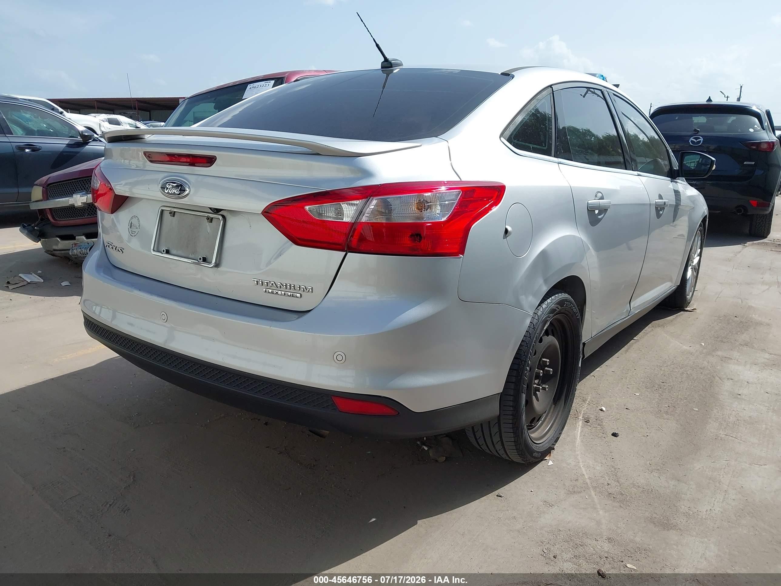 2013 Ford Focus Titanium Серебряный vin: 1FADP3J24DL200212