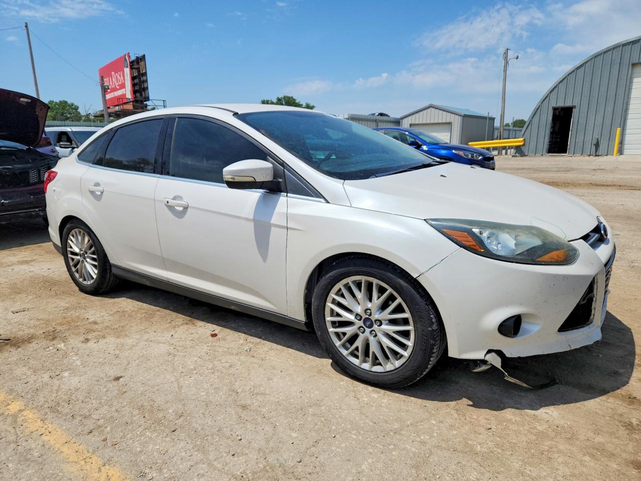 2014 Ford Focus Titanium White vin: 1FADP3J24EL267278