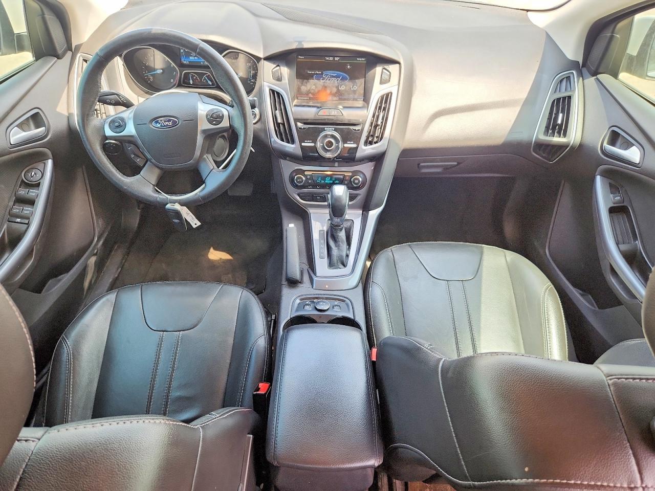 2014 Ford Focus Titanium White vin: 1FADP3J24EL267278