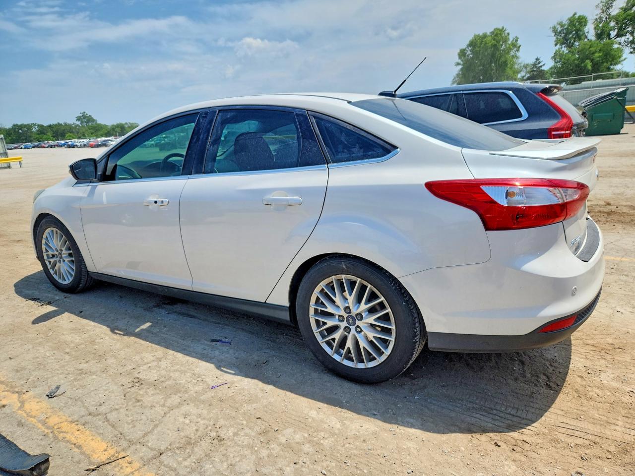 2014 Ford Focus Titanium White vin: 1FADP3J24EL267278