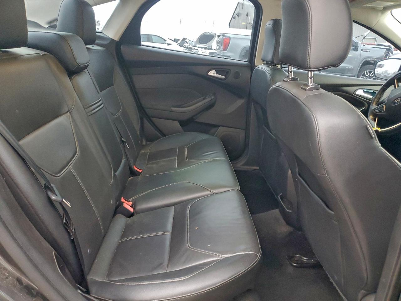 2015 Ford Focus Titanium Gray vin: 1FADP3J24FL287080
