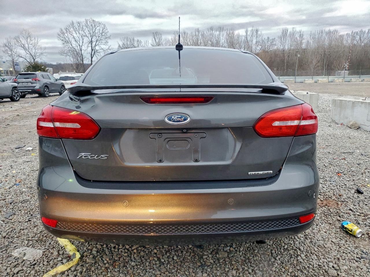 2015 Ford Focus Titanium Gray vin: 1FADP3J24FL287080