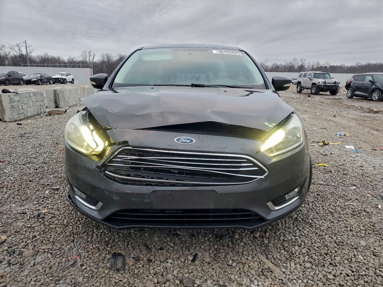 2015 Ford Focus Titanium Gray vin: 1FADP3J24FL287080