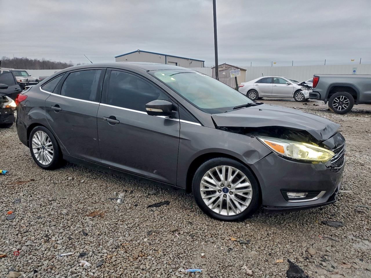 2015 Ford Focus Titanium Gray vin: 1FADP3J24FL287080