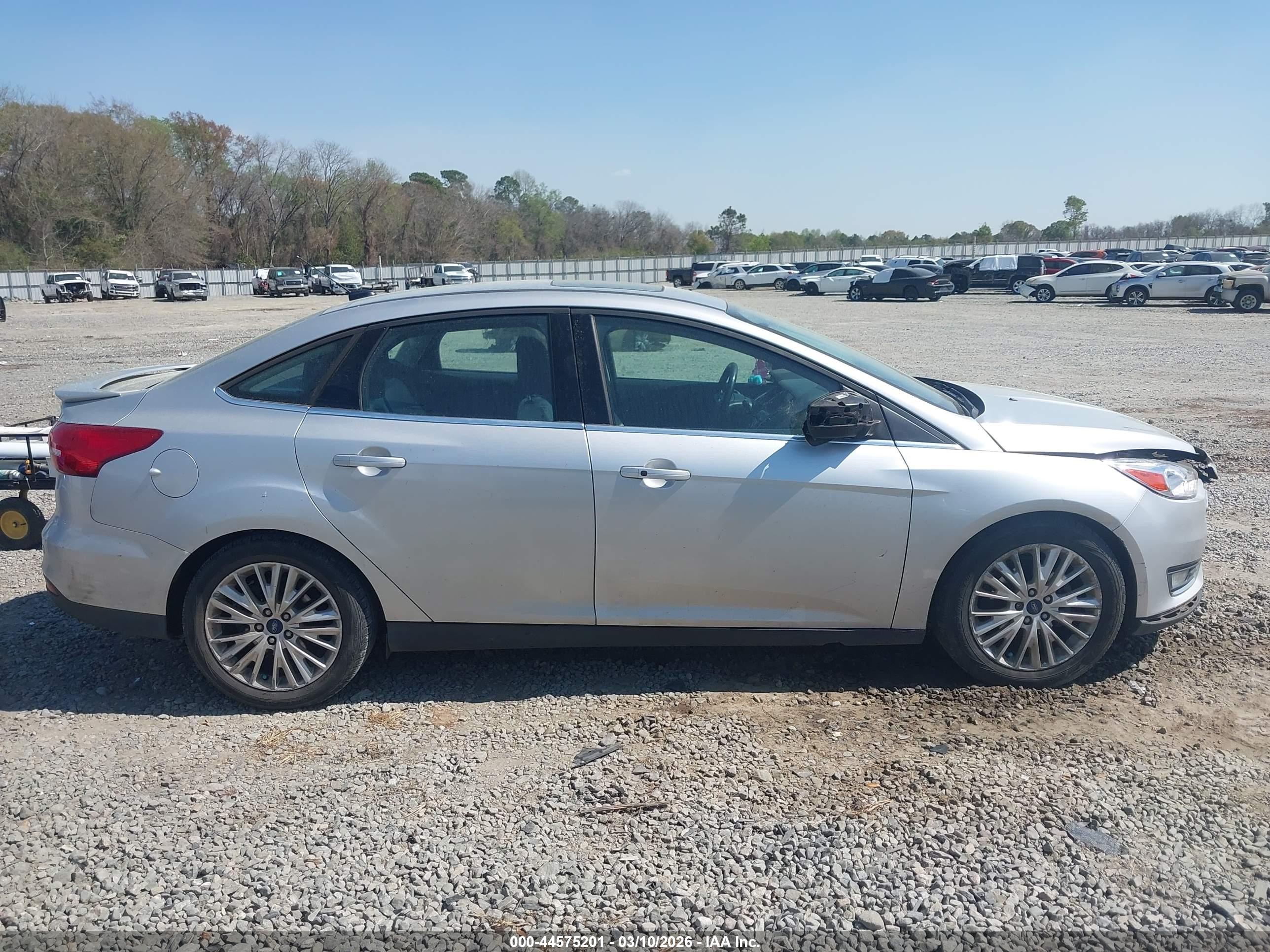 2017 Ford Focus Titanium Silver vin: 1FADP3J24HL268368