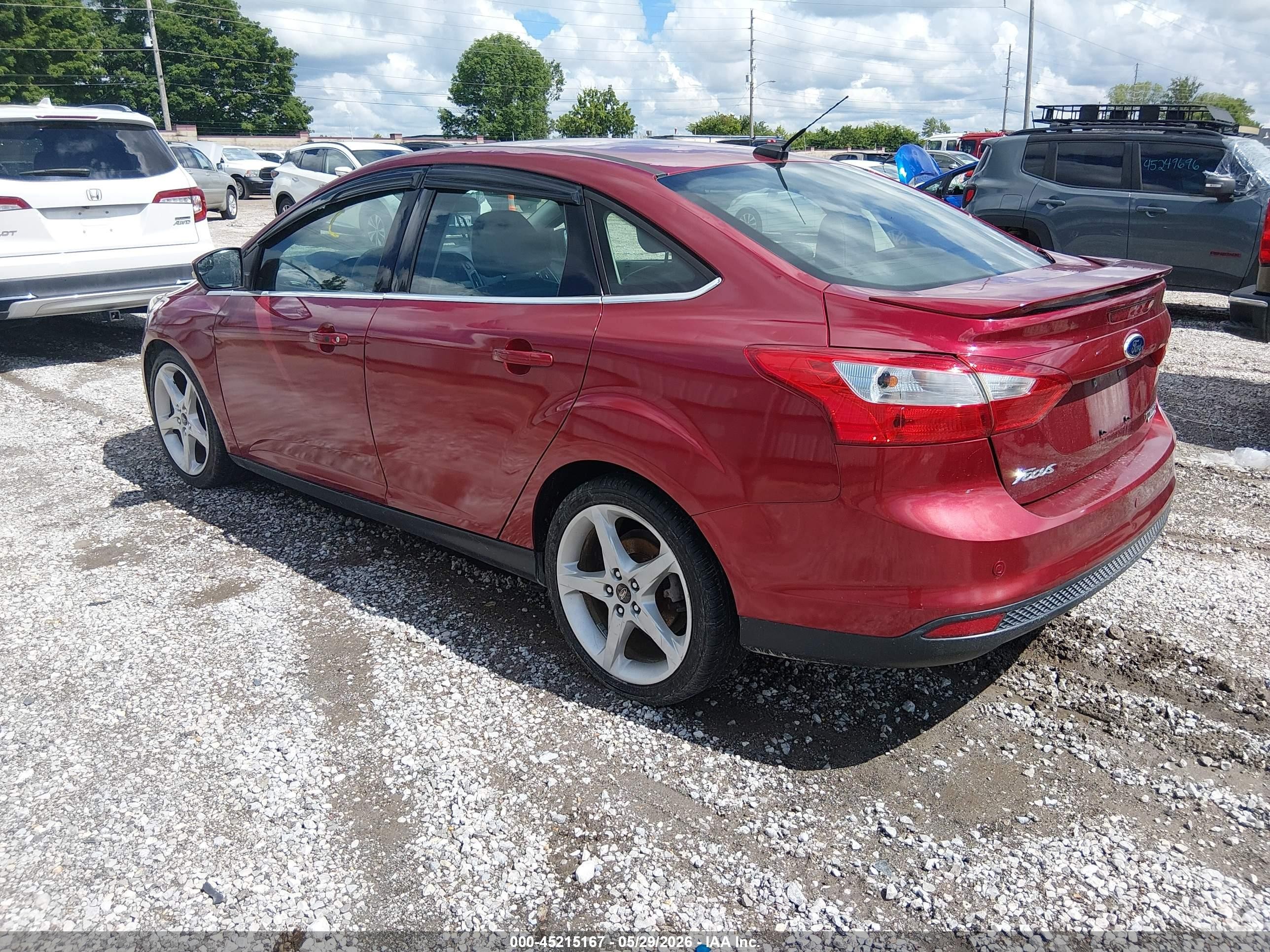 2013 Ford Focus Titanium Red vin: 1FADP3J25DL203538