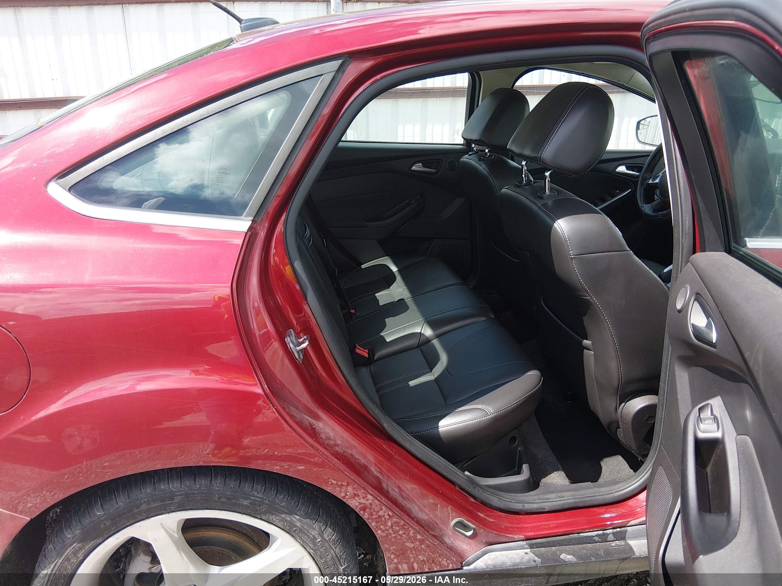 2013 Ford Focus Titanium Red vin: 1FADP3J25DL203538