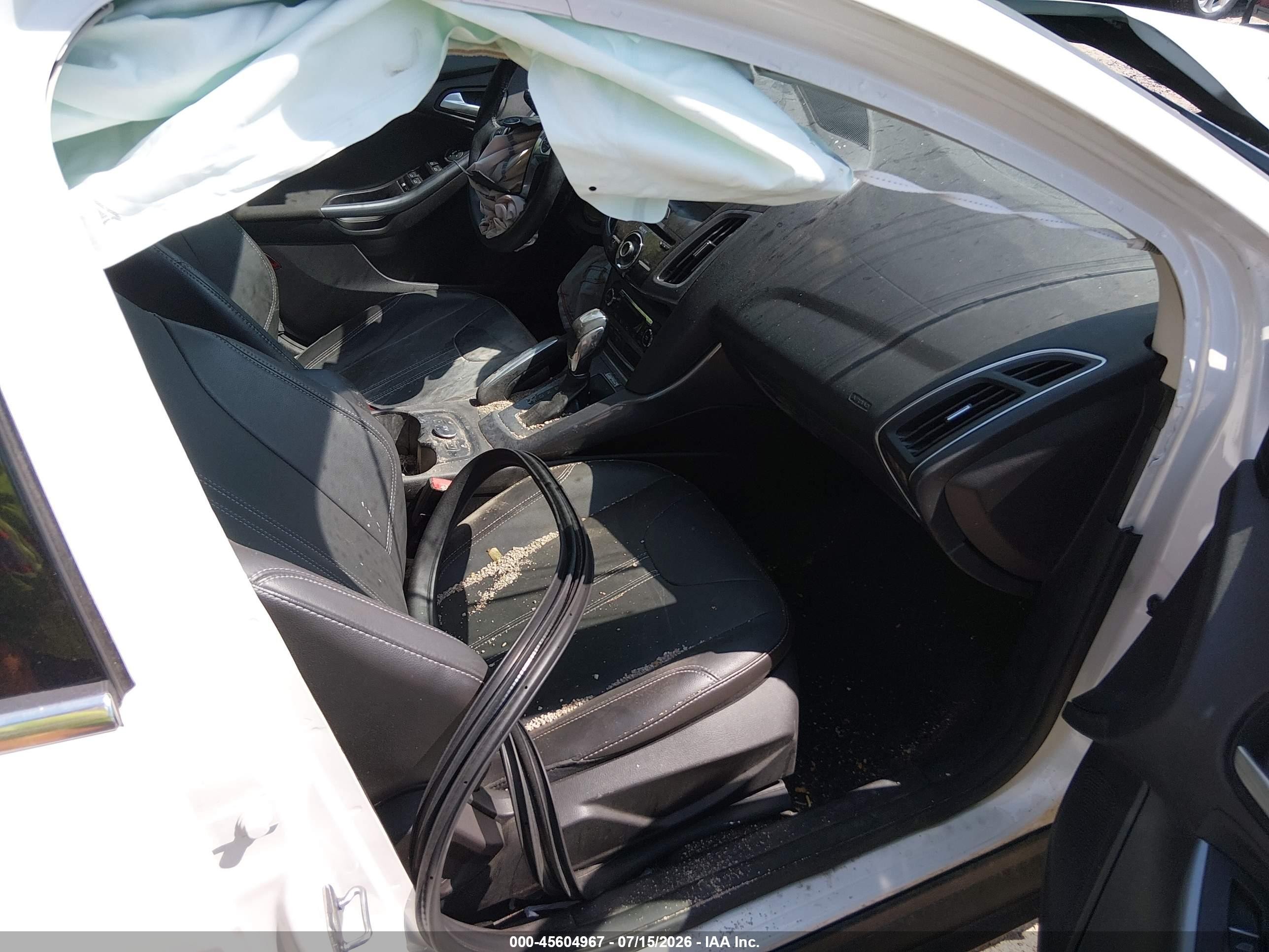 2013 Ford Focus Titanium White vin: 1FADP3J25DL252108