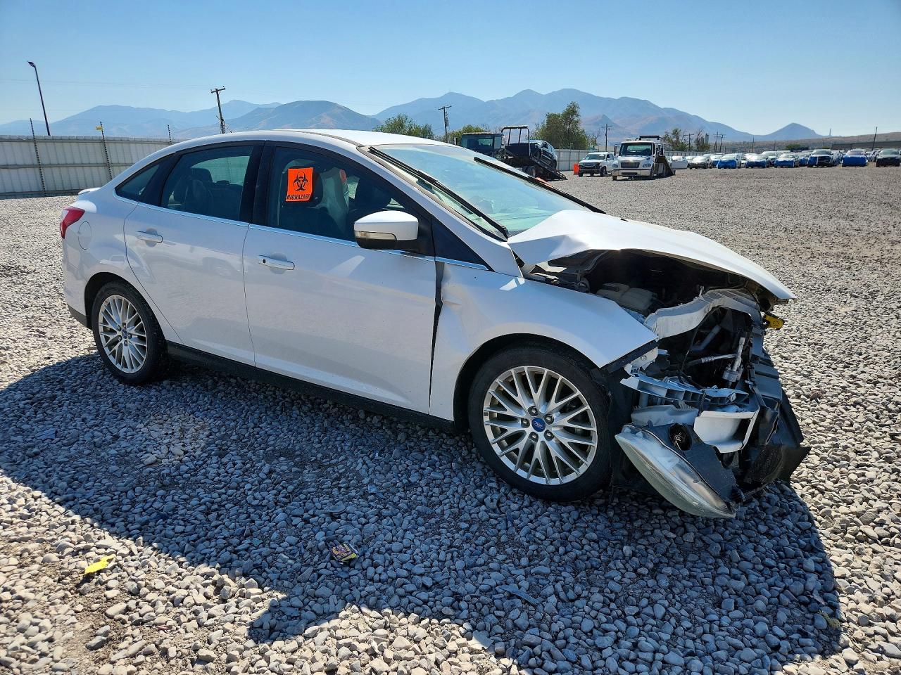 2013 Ford Focus Titanium White vin: 1FADP3J25DL263593
