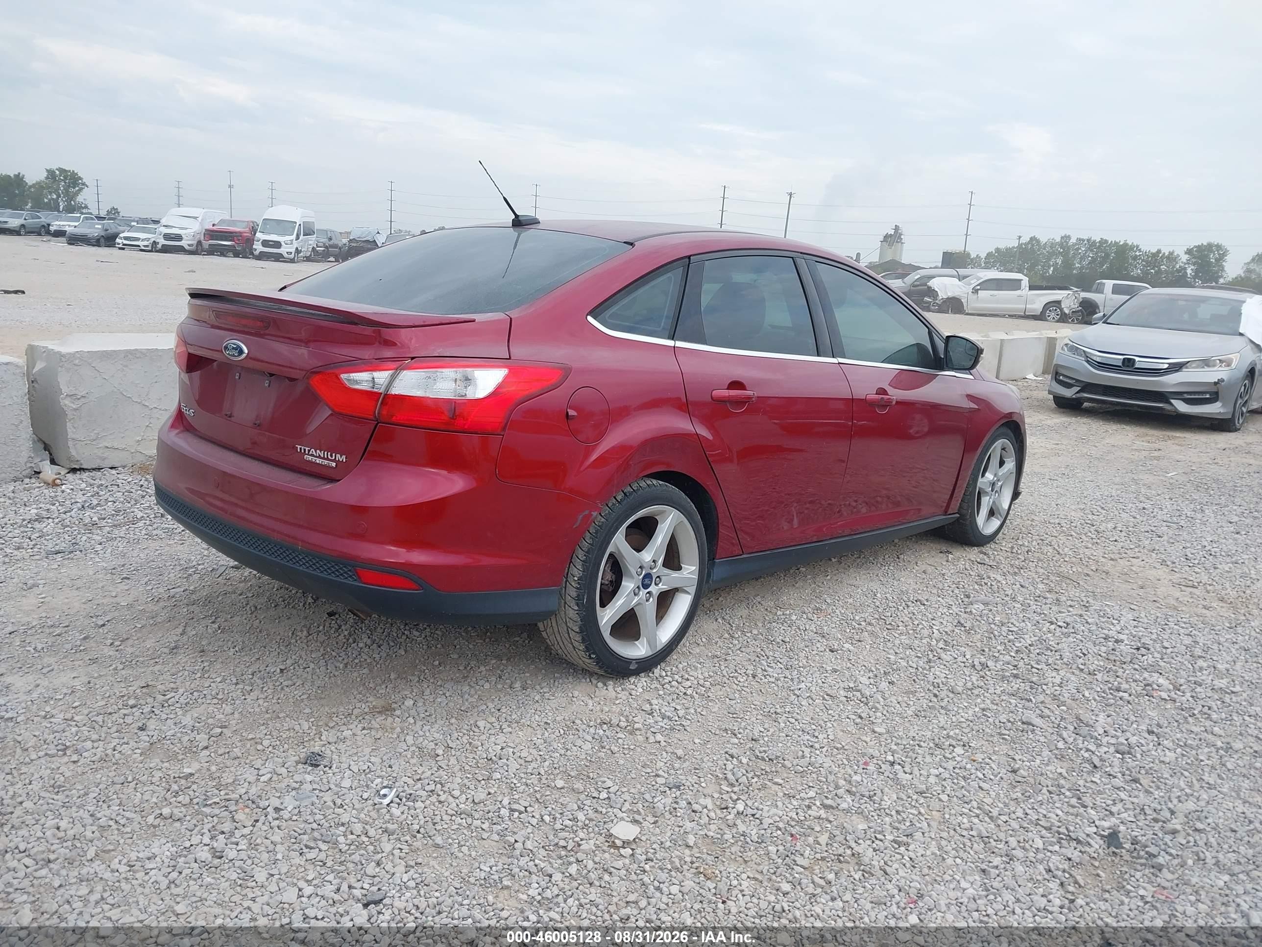 2013 Ford Focus Titanium Burgundy vin: 1FADP3J25DL311707
