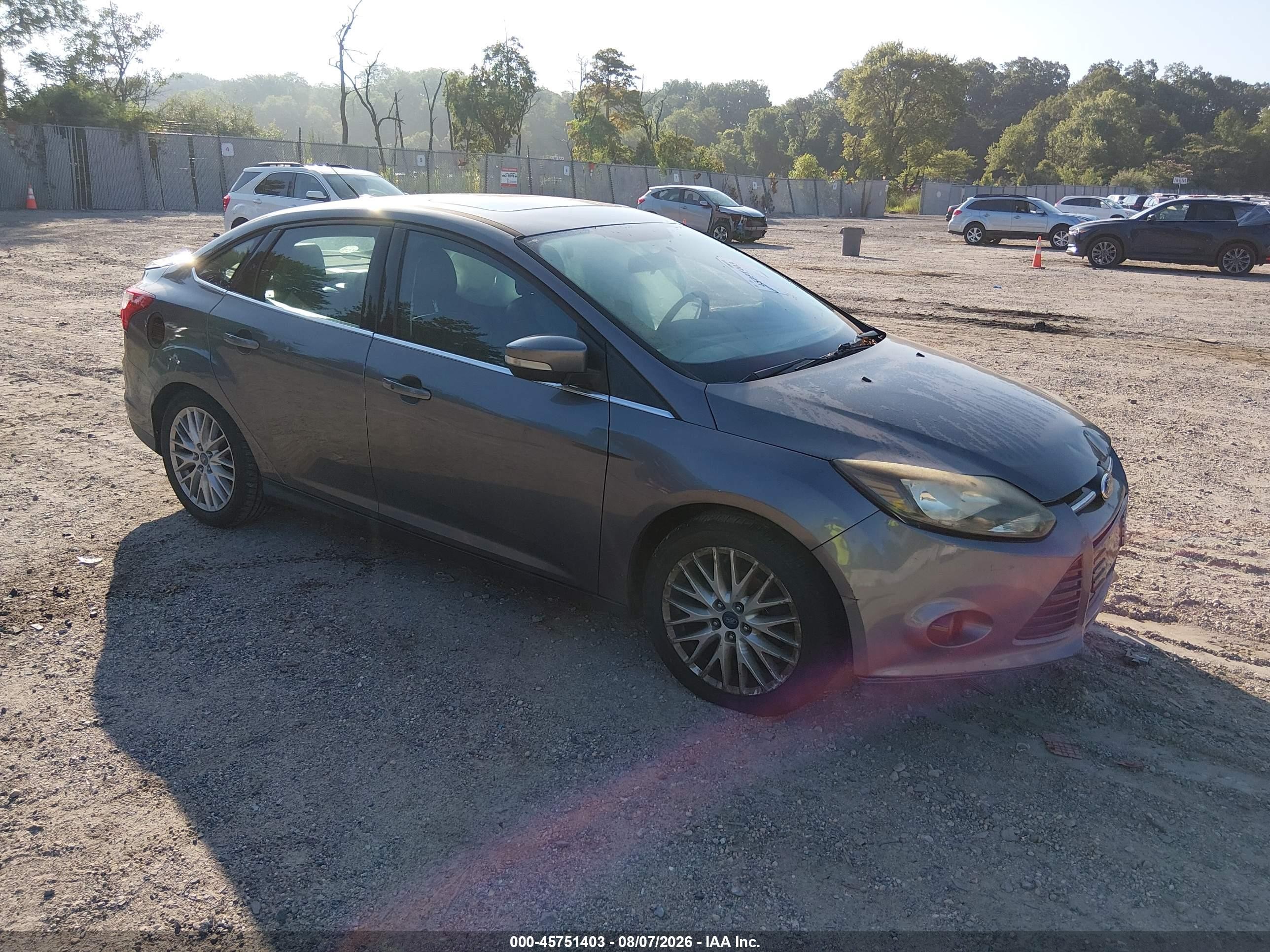 2013 Ford Focus Titanium Gray vin: 1FADP3J25DL378310