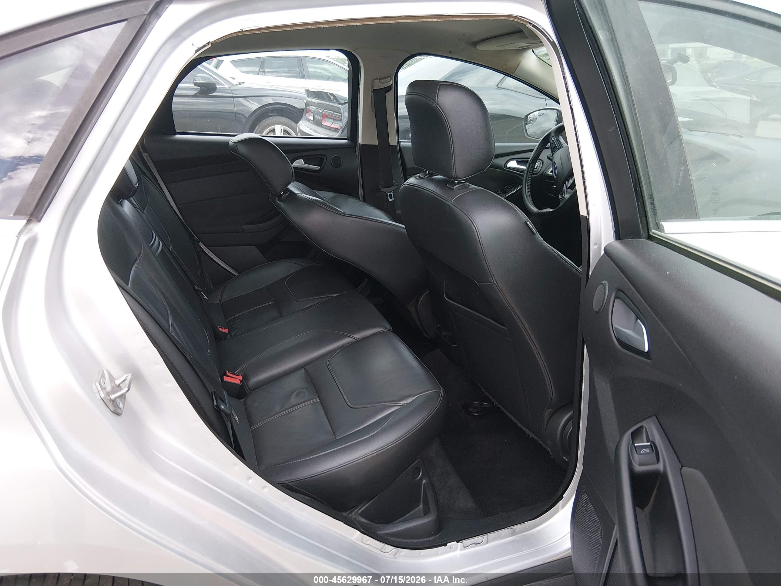 2015 Ford Focus Titanium Silver vin: 1FADP3J25FL235344