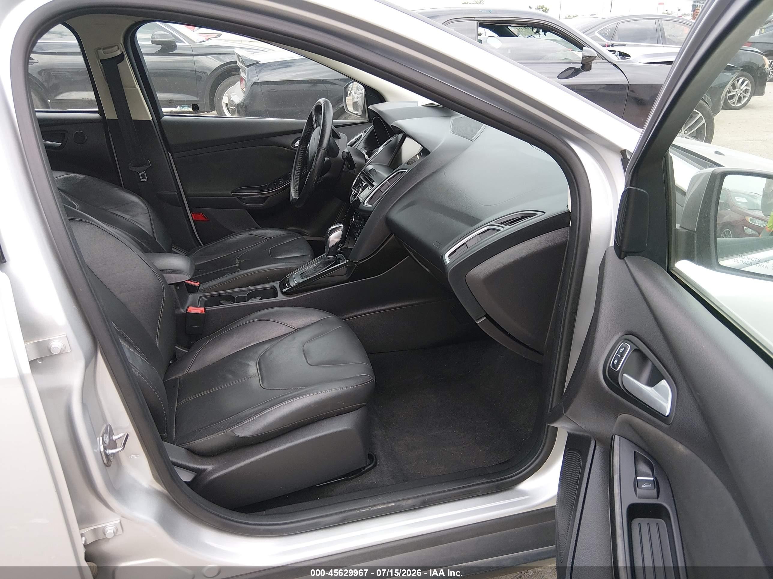 2015 Ford Focus Titanium Silver vin: 1FADP3J25FL235344