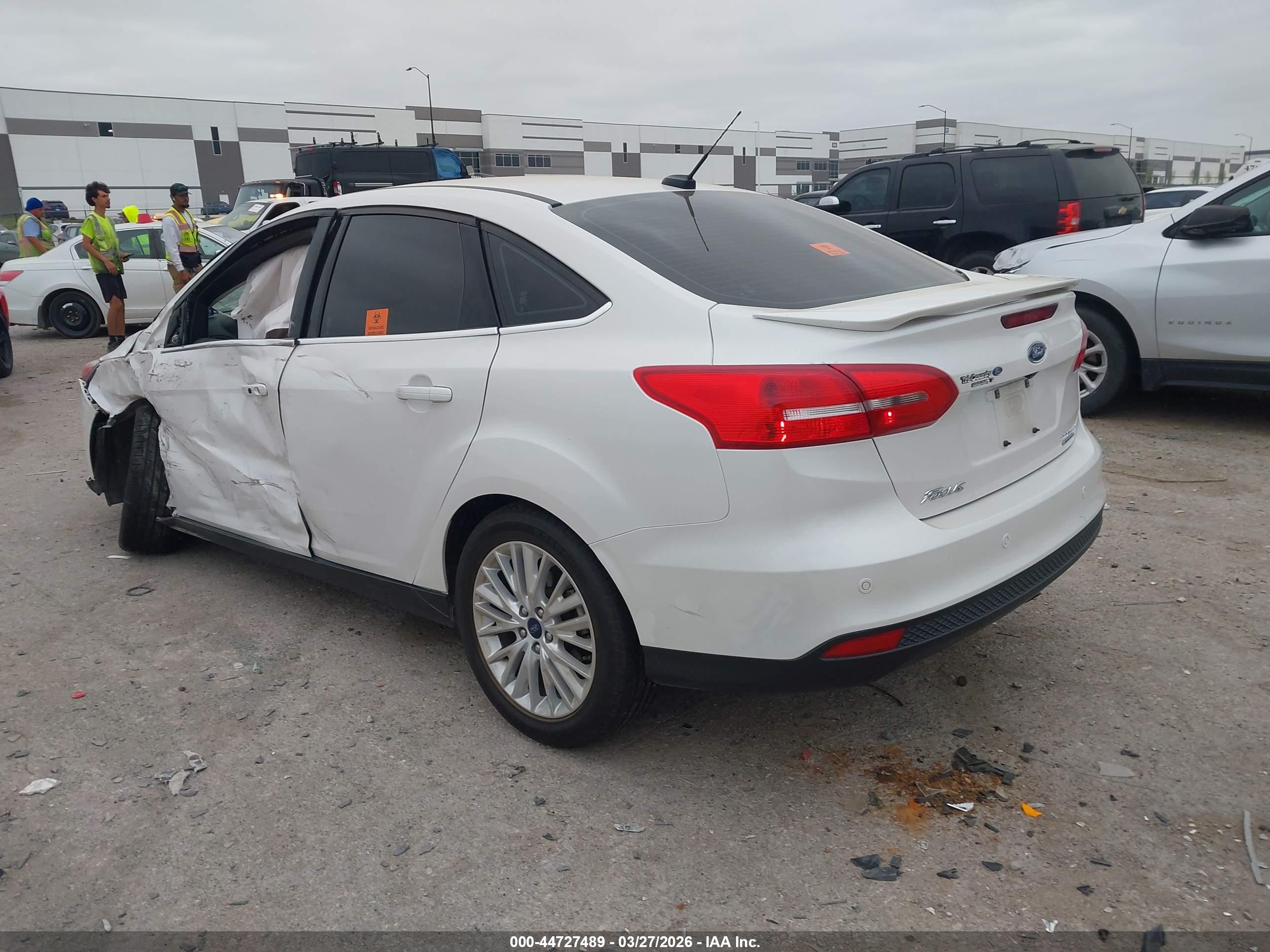 2016 Ford Focus Titanium White vin: 1FADP3J25GL310061