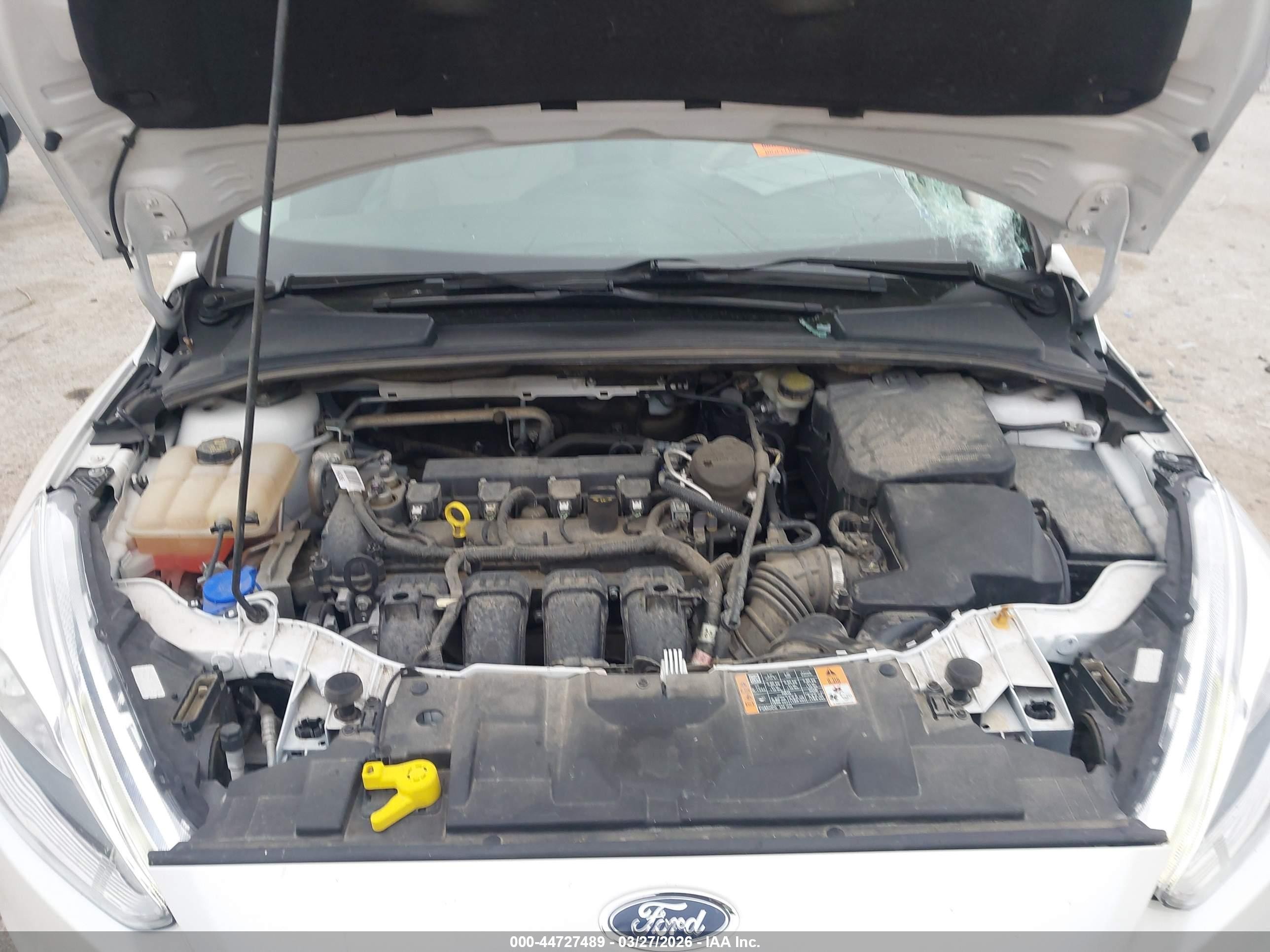 2016 Ford Focus Titanium White vin: 1FADP3J25GL310061