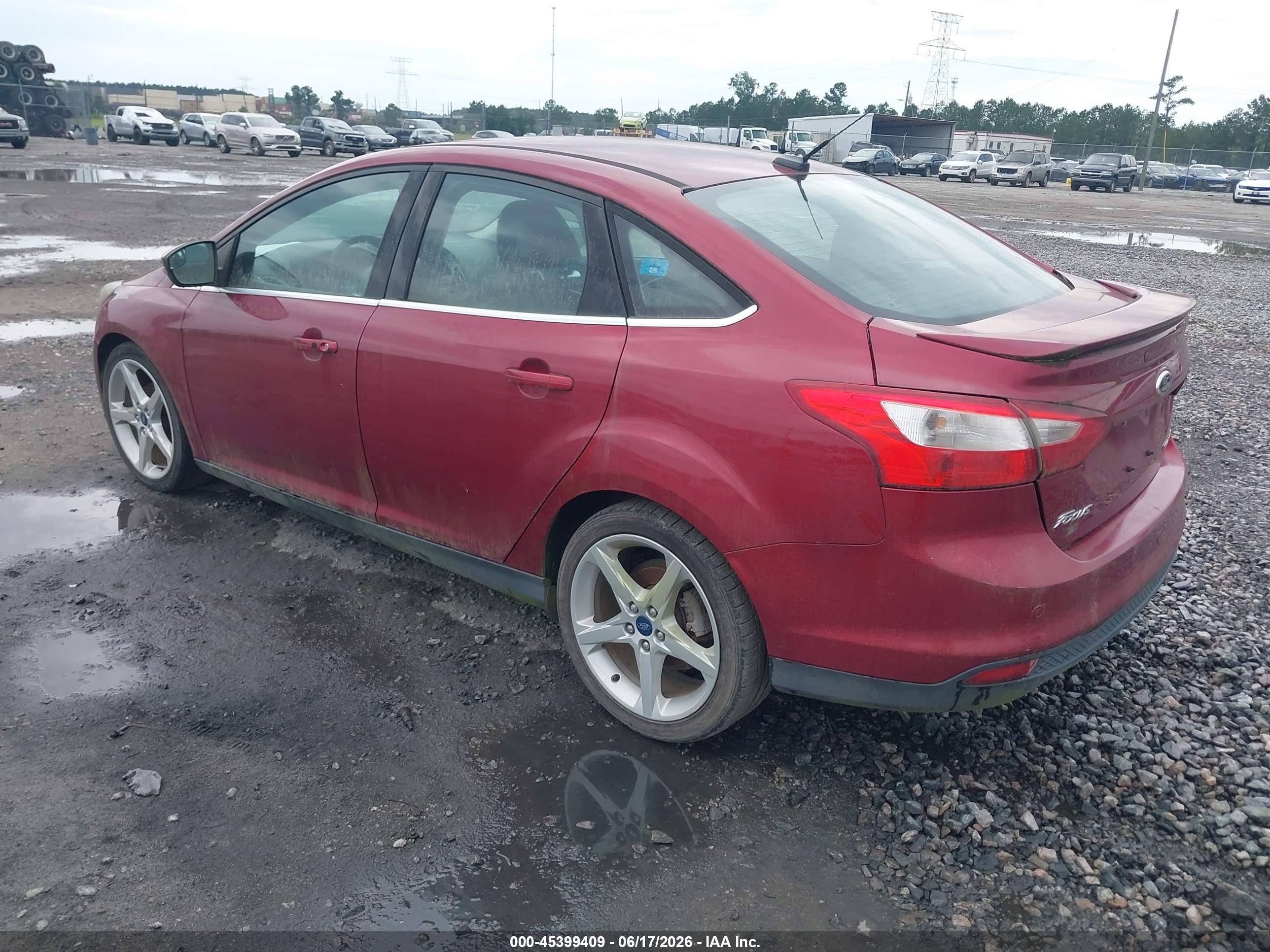 2013 Ford Focus Titanium Red vin: 1FADP3J26DL198236