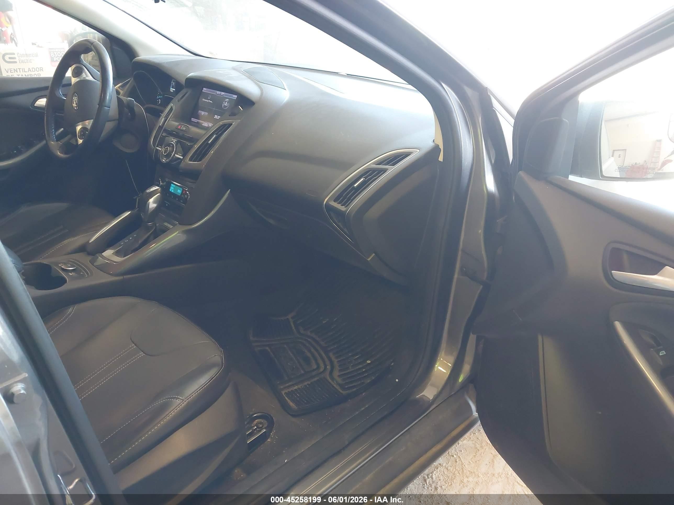 2013 Ford Focus Titanium Gray vin: 1FADP3J26DL283819