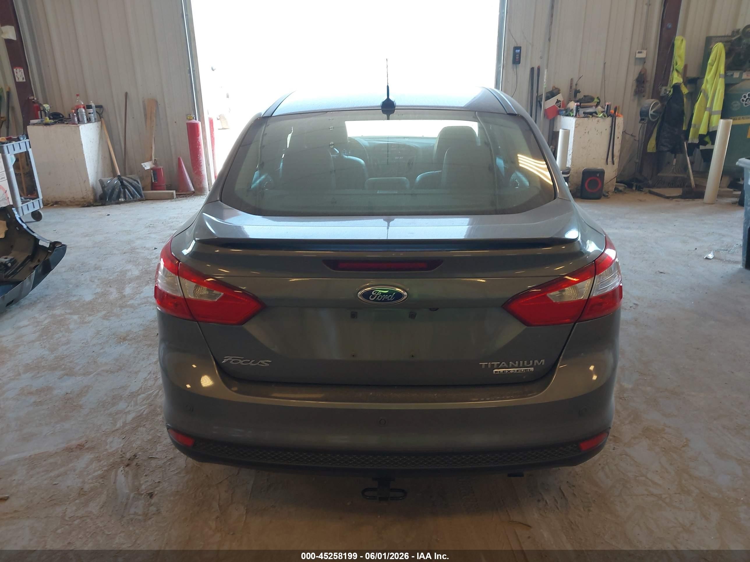 2013 Ford Focus Titanium Gray vin: 1FADP3J26DL283819
