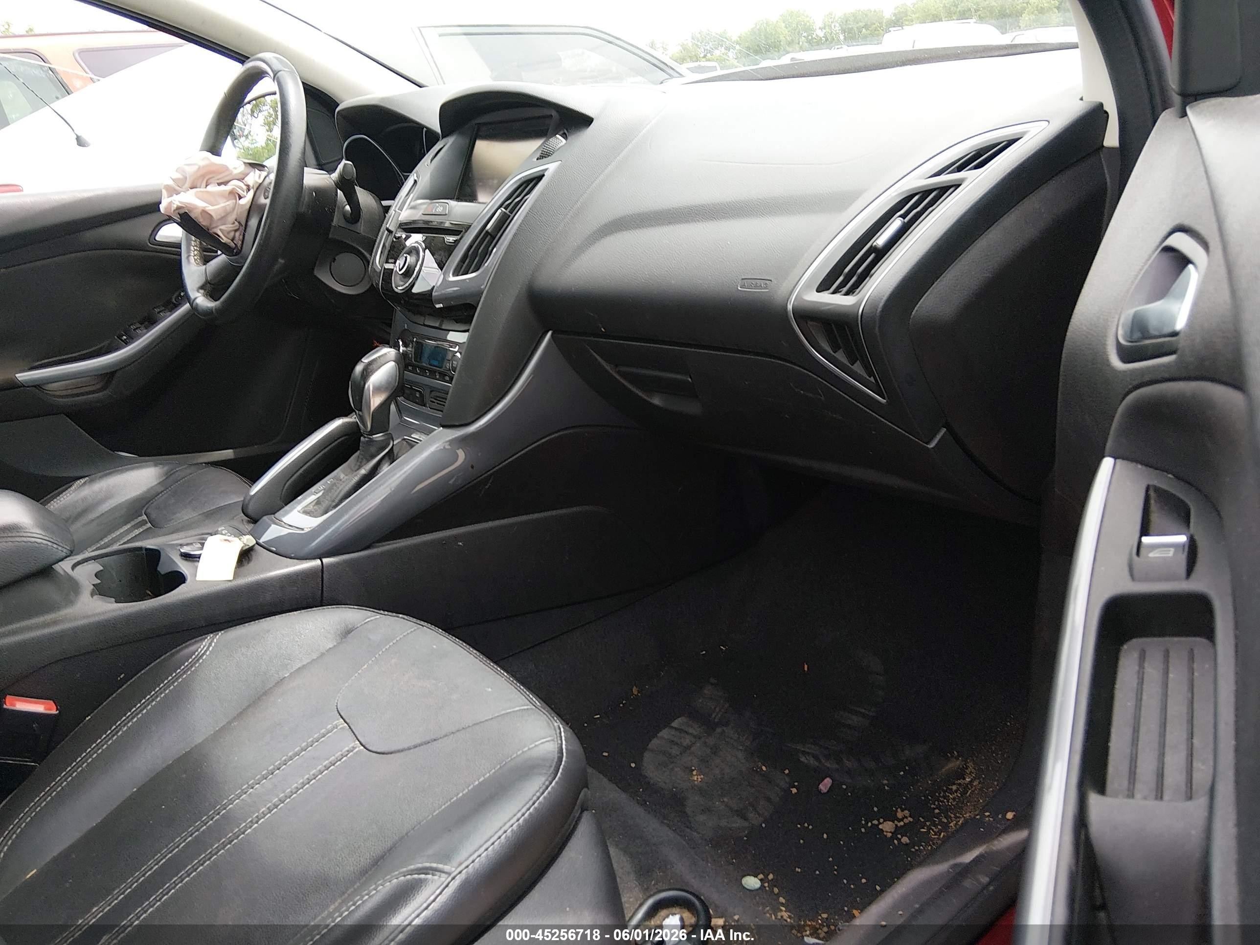 2014 Ford Focus Titanium Red vin: 1FADP3J26EL105412