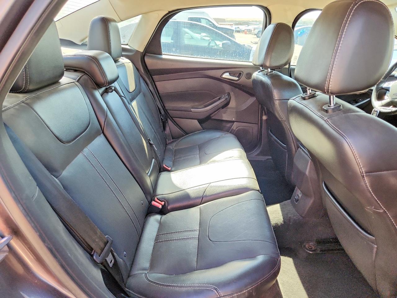 2014 Ford Focus Titanium Gray vin: 1FADP3J26EL225016