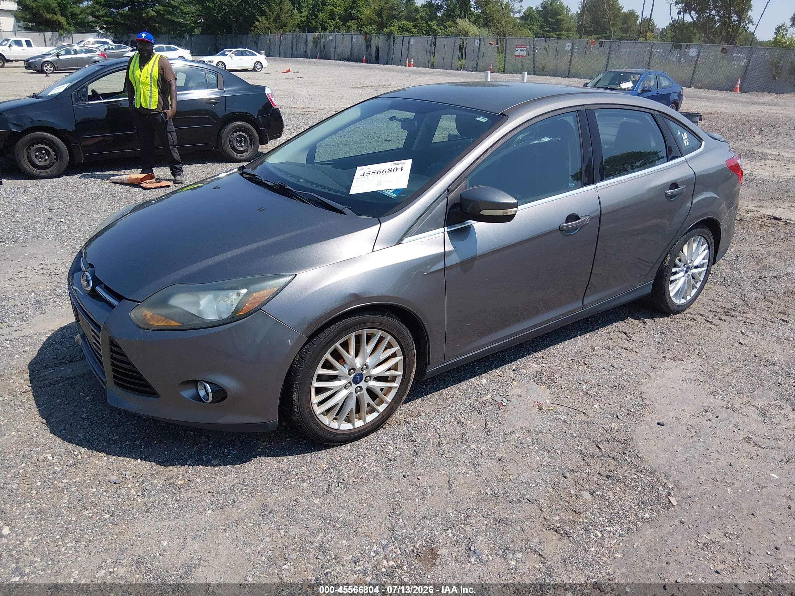 2014 Ford Focus Titanium Gray vin: 1FADP3J26EL279383