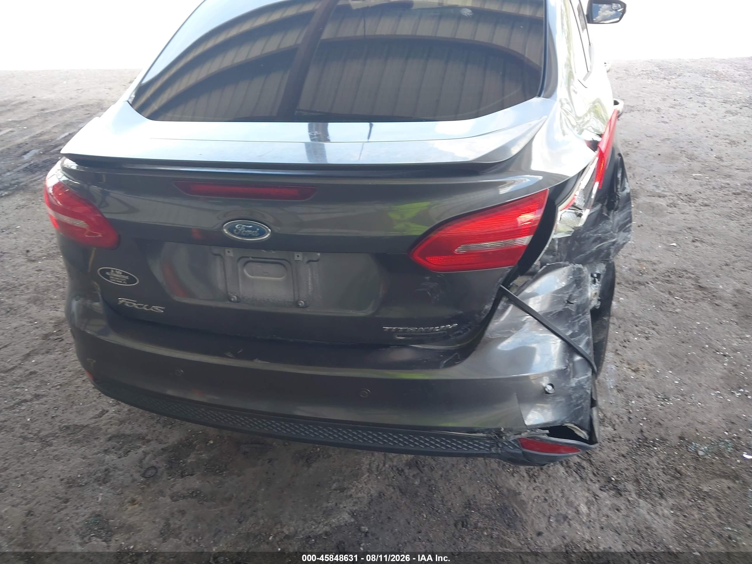 2015 Ford Focus Titanium Gray vin: 1FADP3J26FL268613