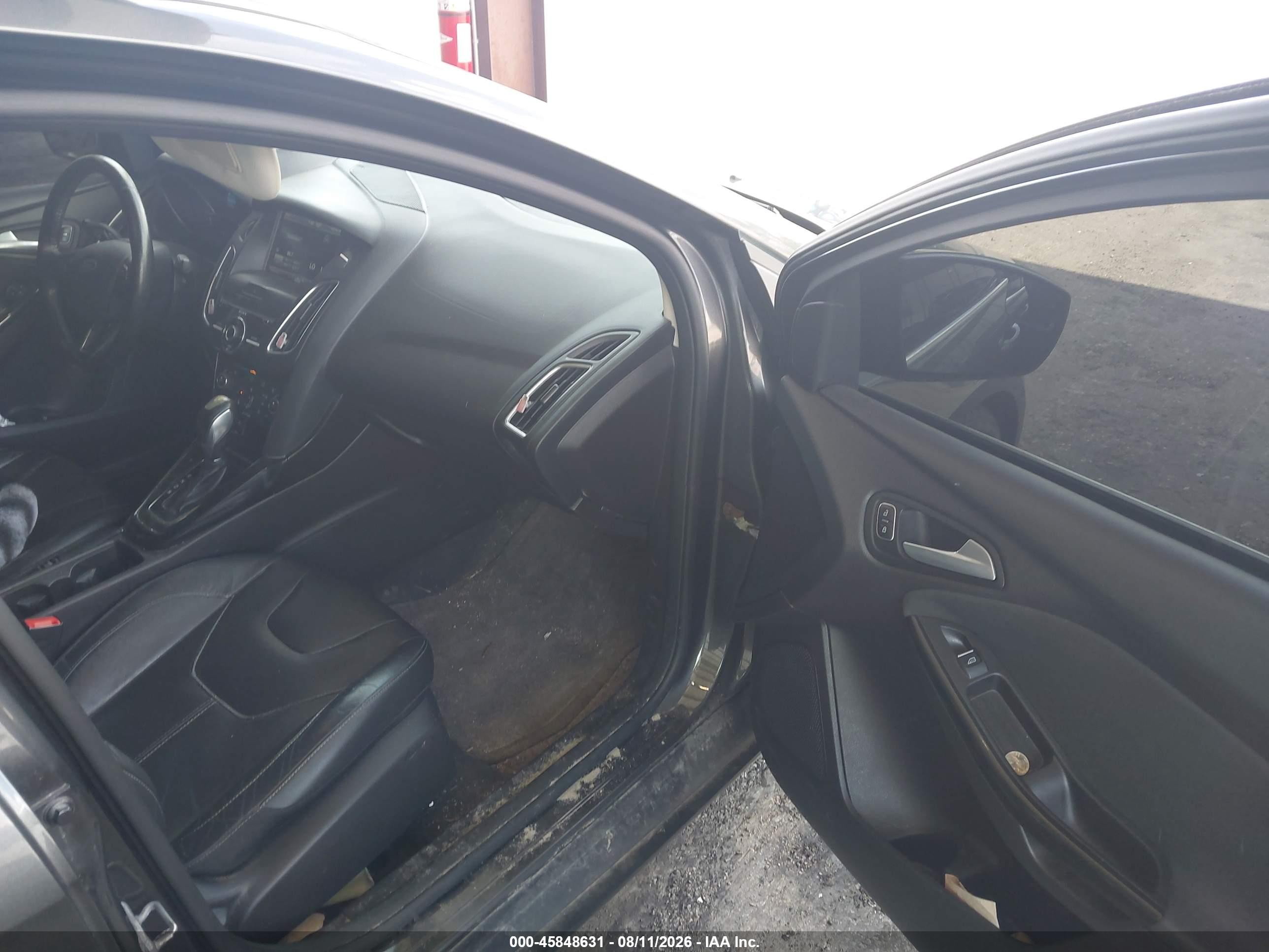 2015 Ford Focus Titanium Gray vin: 1FADP3J26FL268613