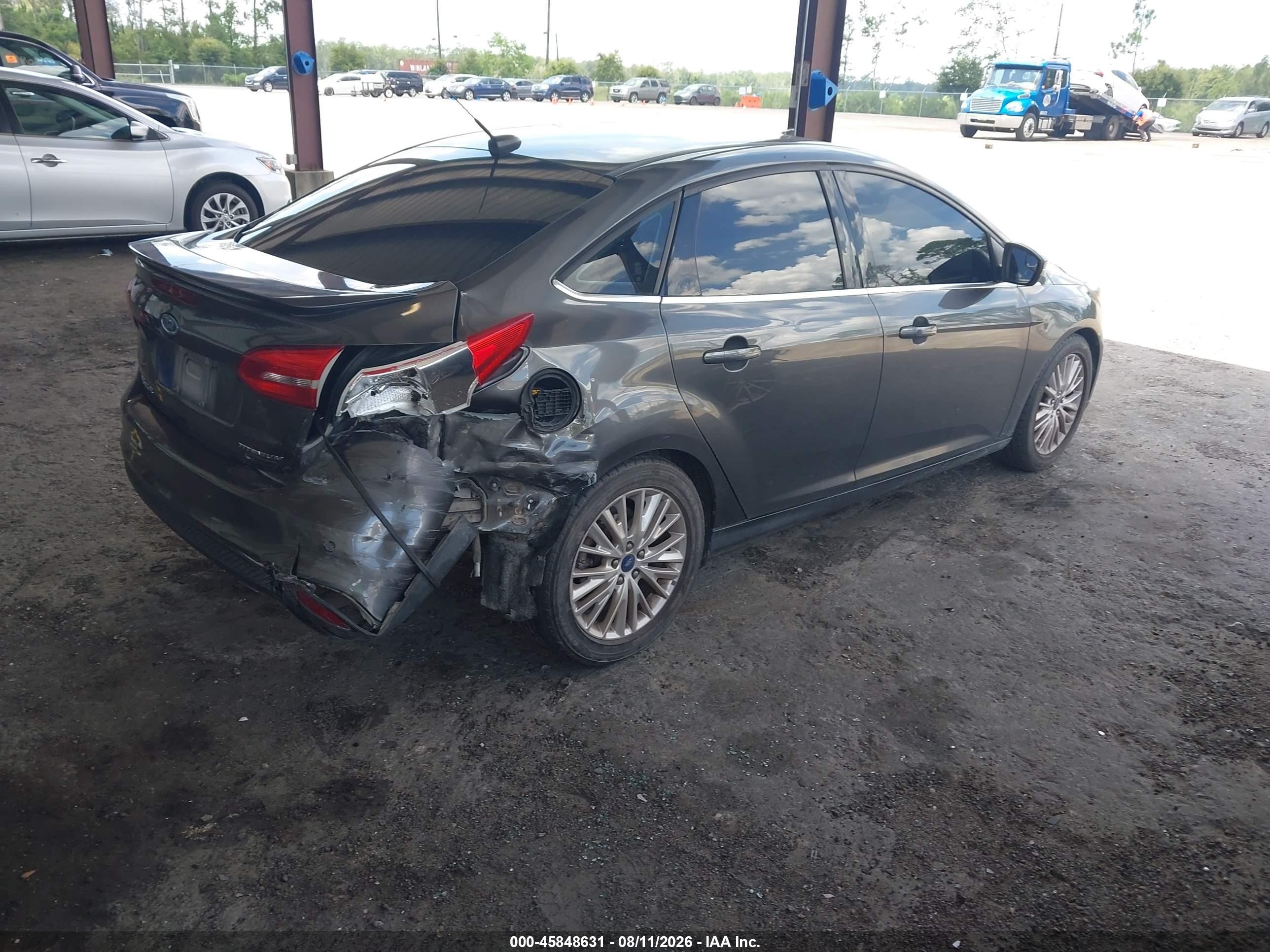 2015 Ford Focus Titanium Gray vin: 1FADP3J26FL268613