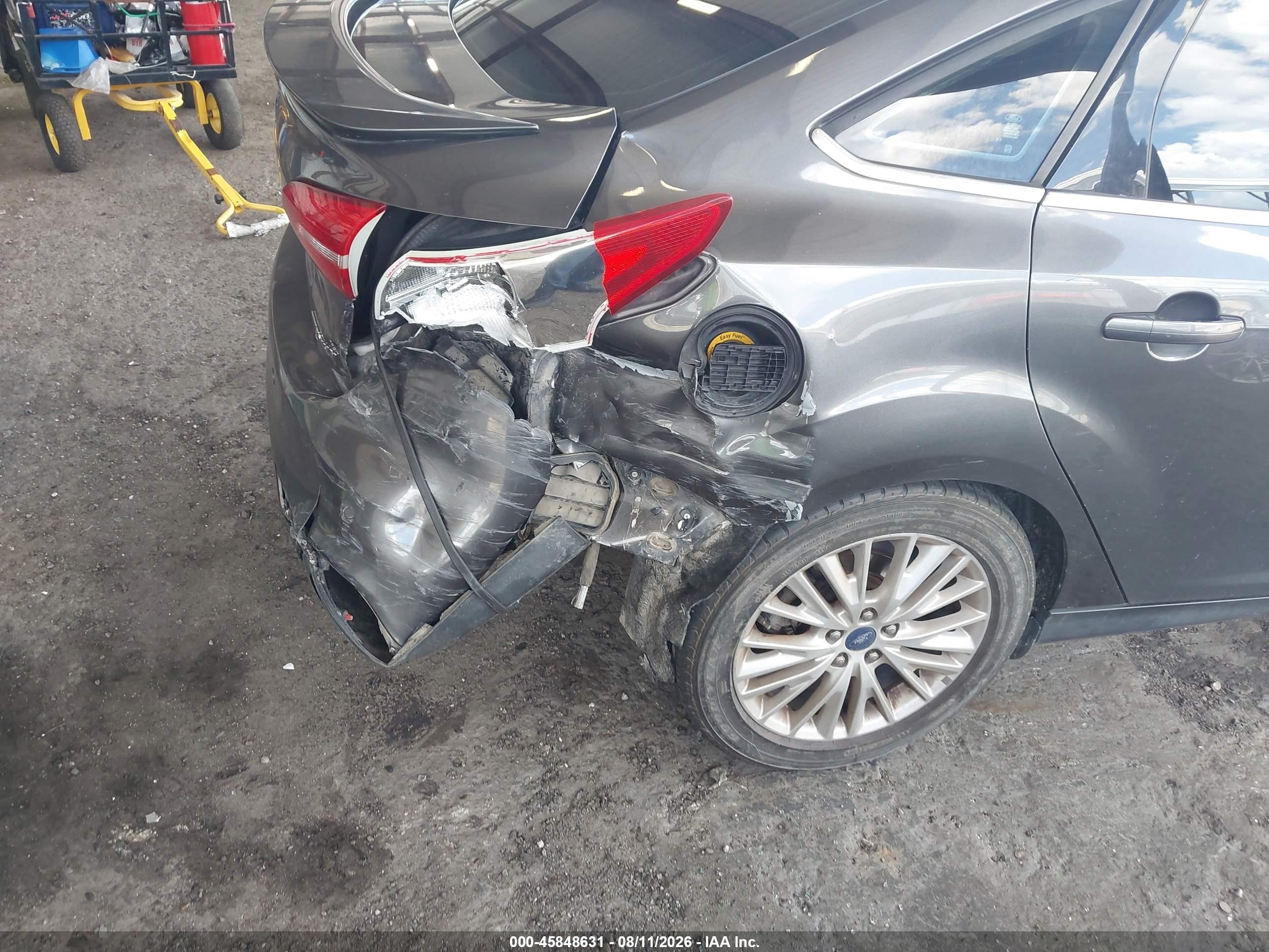 2015 Ford Focus Titanium Gray vin: 1FADP3J26FL268613
