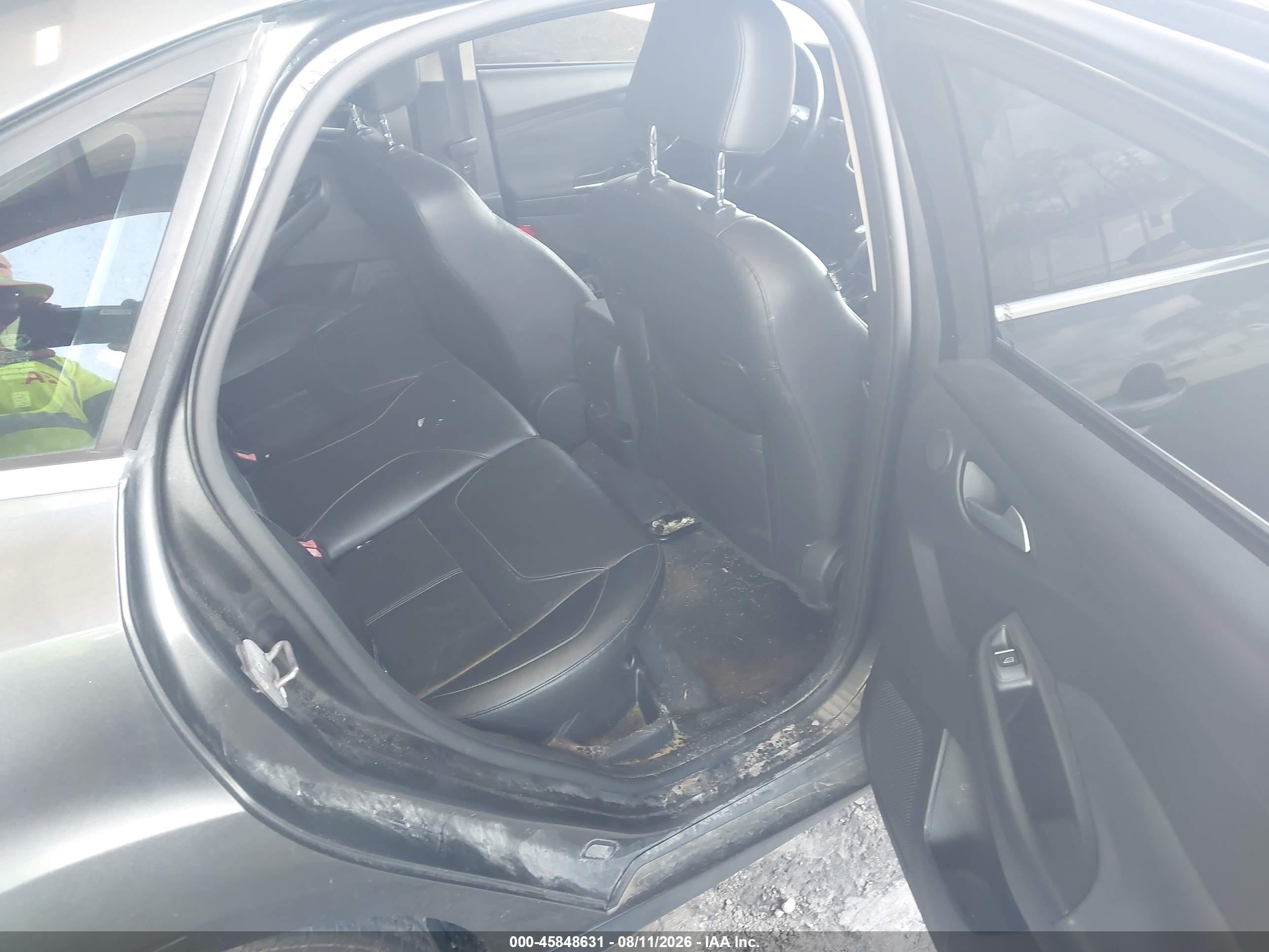 2015 Ford Focus Titanium Gray vin: 1FADP3J26FL268613