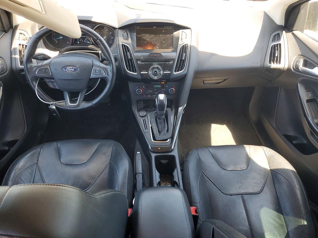 2015 Ford Focus Titanium Gray vin: 1FADP3J26FL275688