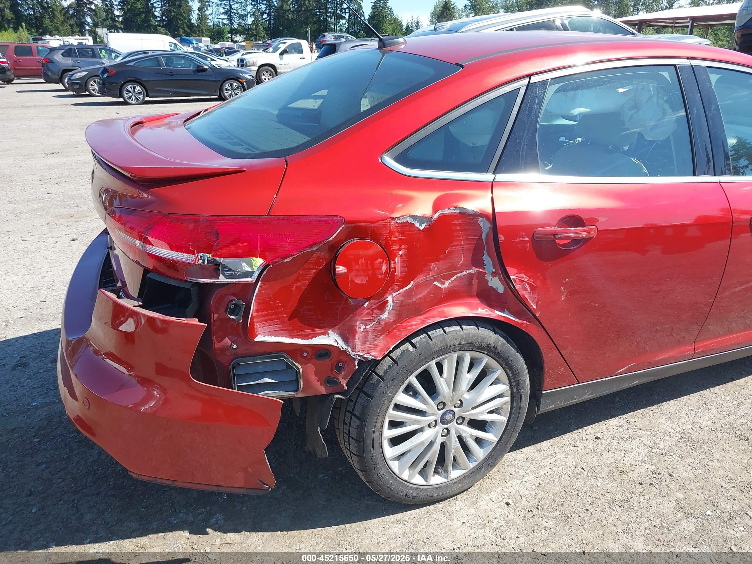 2018 Ford Focus Titanium Red vin: 1FADP3J26JL314725
