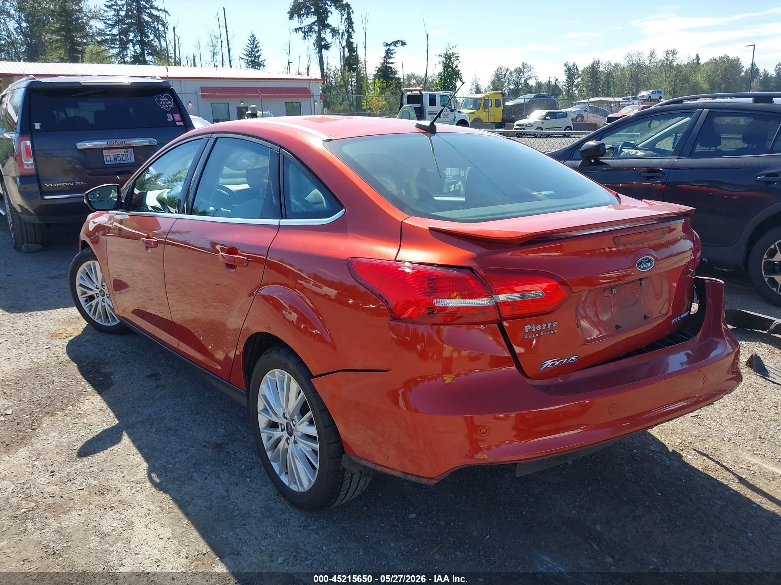 2018 Ford Focus Titanium Red vin: 1FADP3J26JL314725