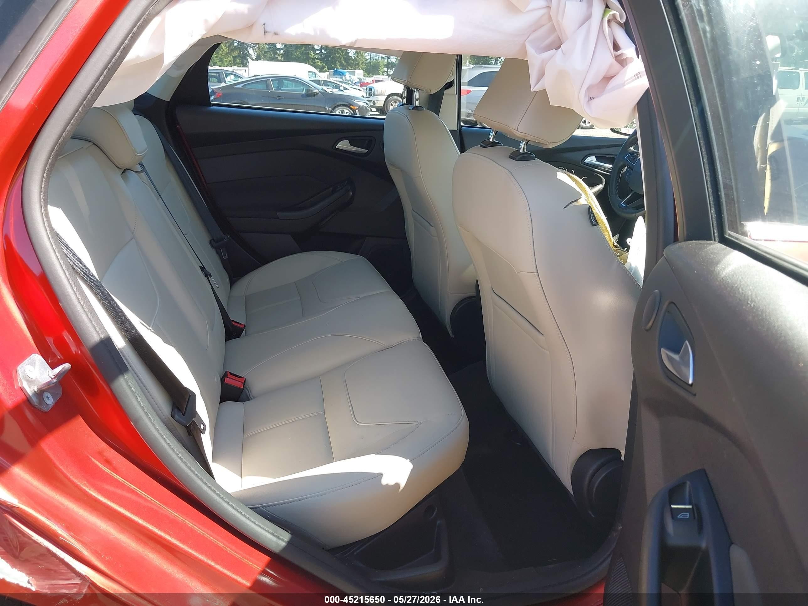 2018 Ford Focus Titanium Red vin: 1FADP3J26JL314725