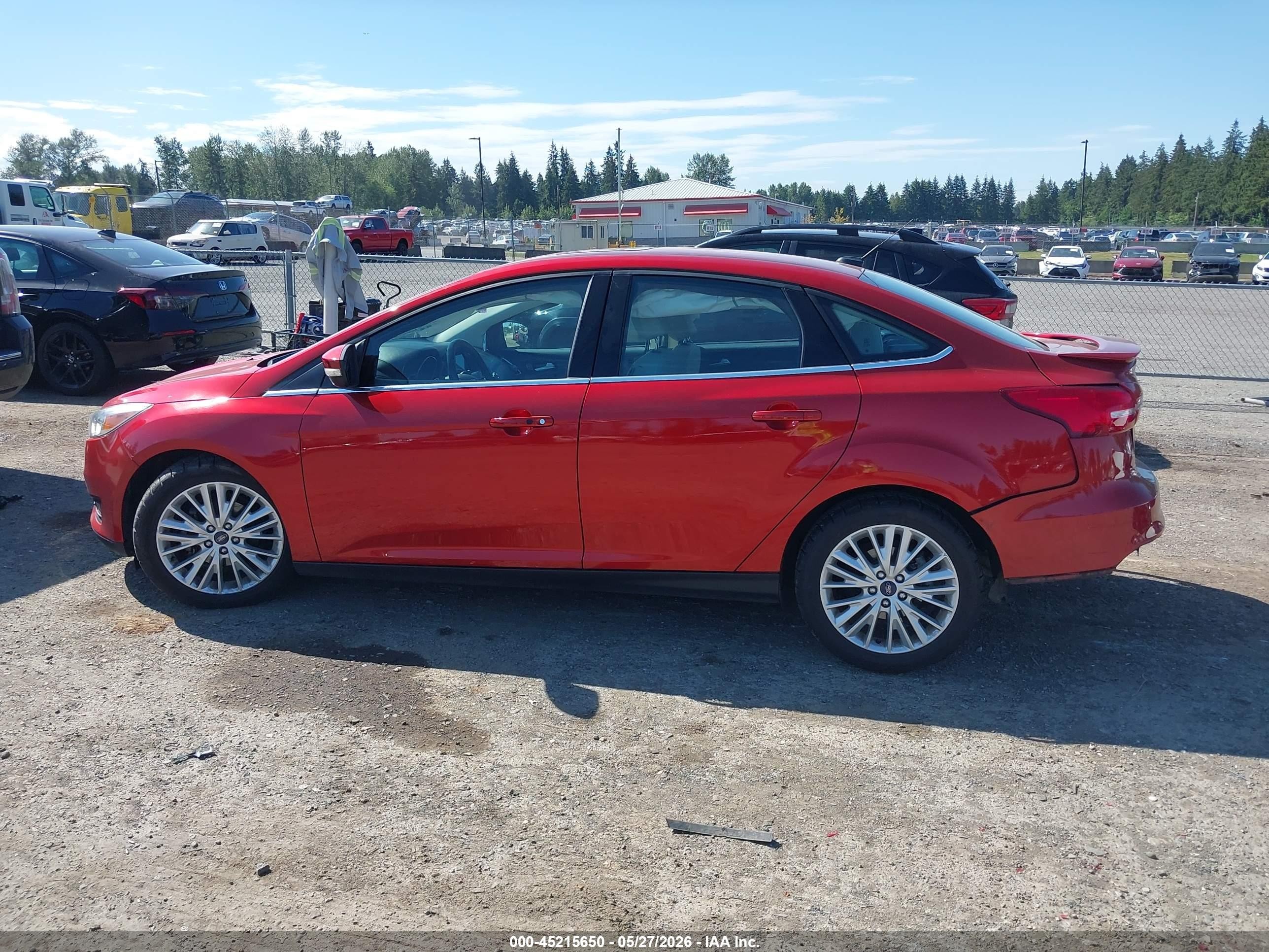 2018 Ford Focus Titanium Red vin: 1FADP3J26JL314725
