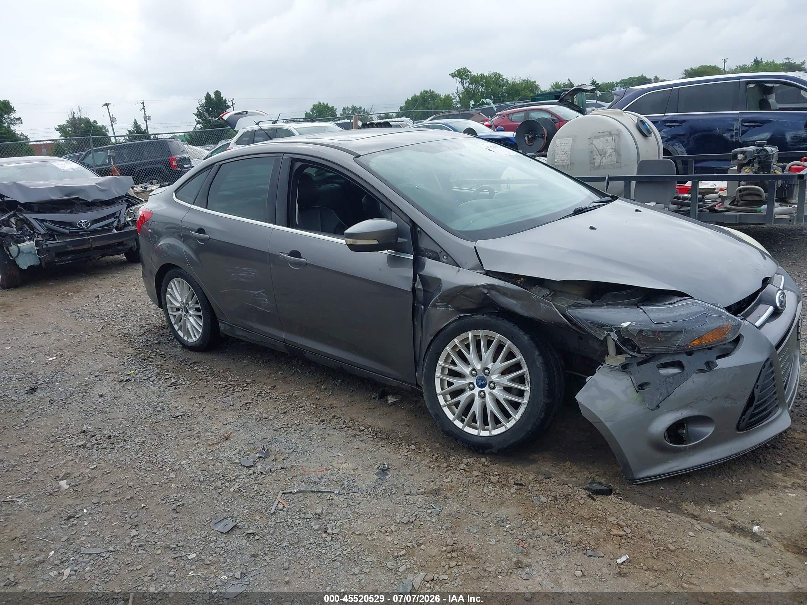 2013 Ford Focus Titanium Gray vin: 1FADP3J27DL128972