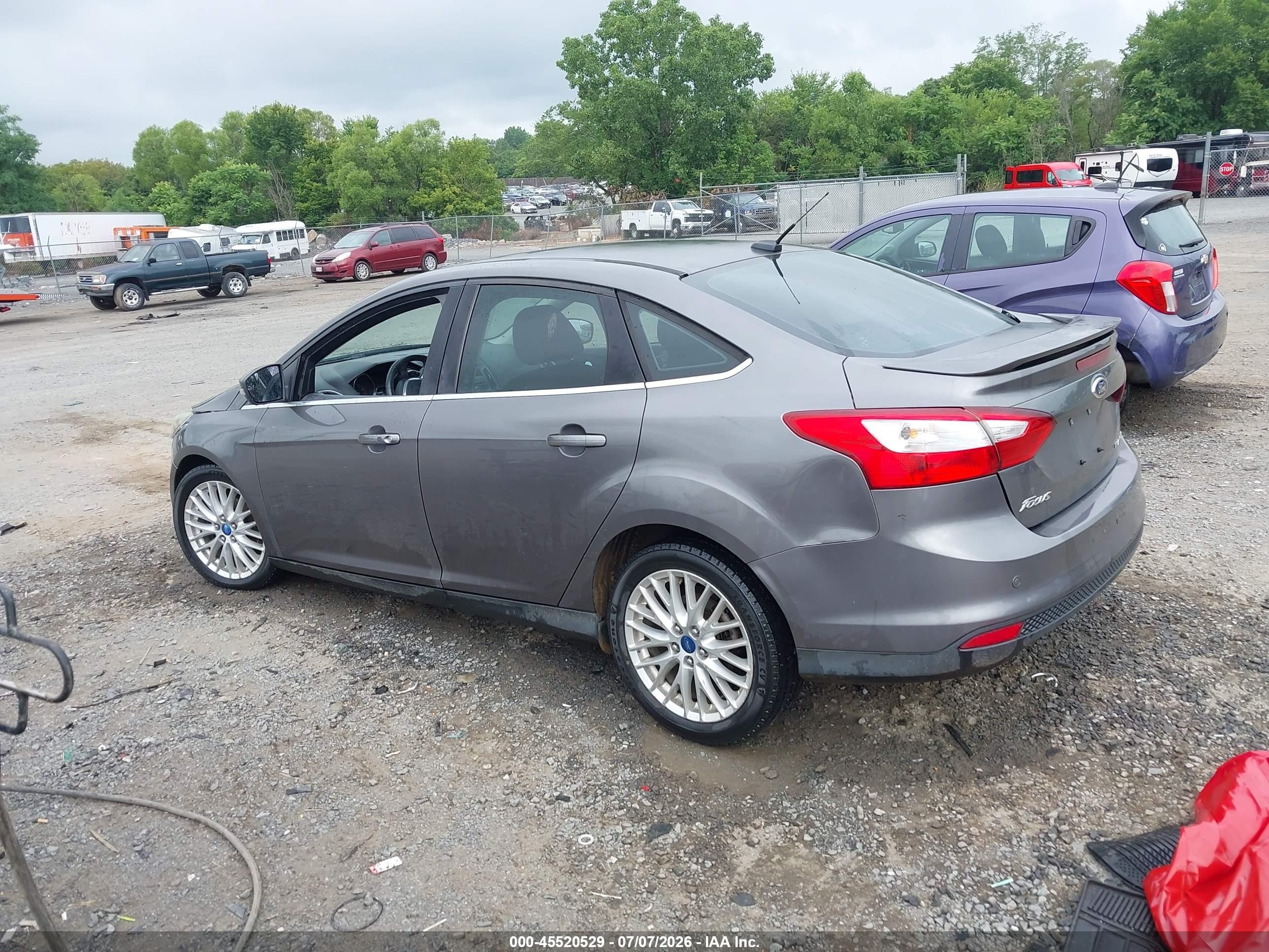 2013 Ford Focus Titanium Gray vin: 1FADP3J27DL128972