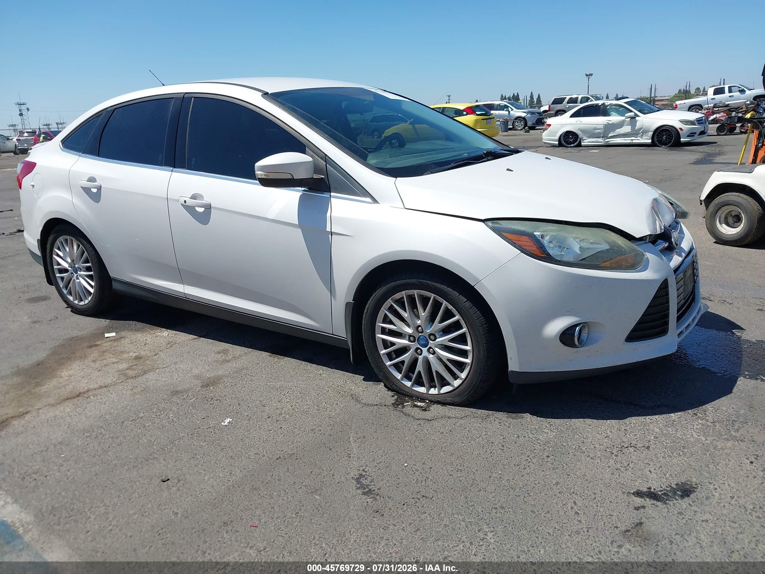 2013 Ford Focus Titanium White vin: 1FADP3J27DL382603