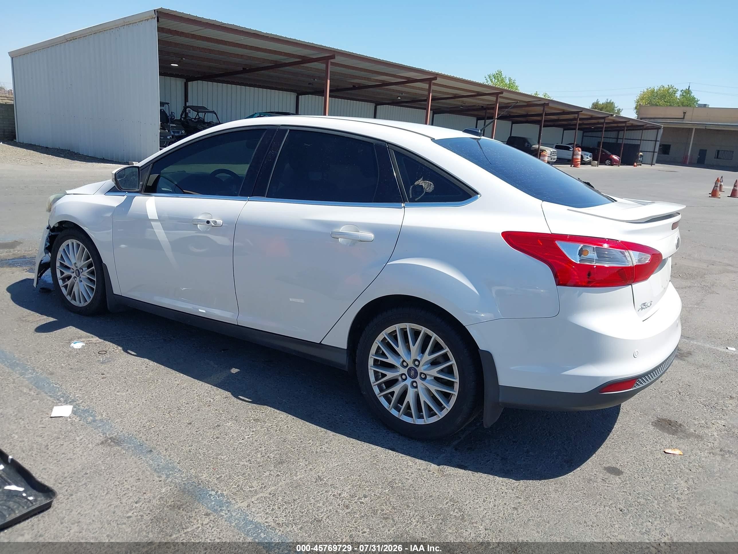 2013 Ford Focus Titanium White vin: 1FADP3J27DL382603