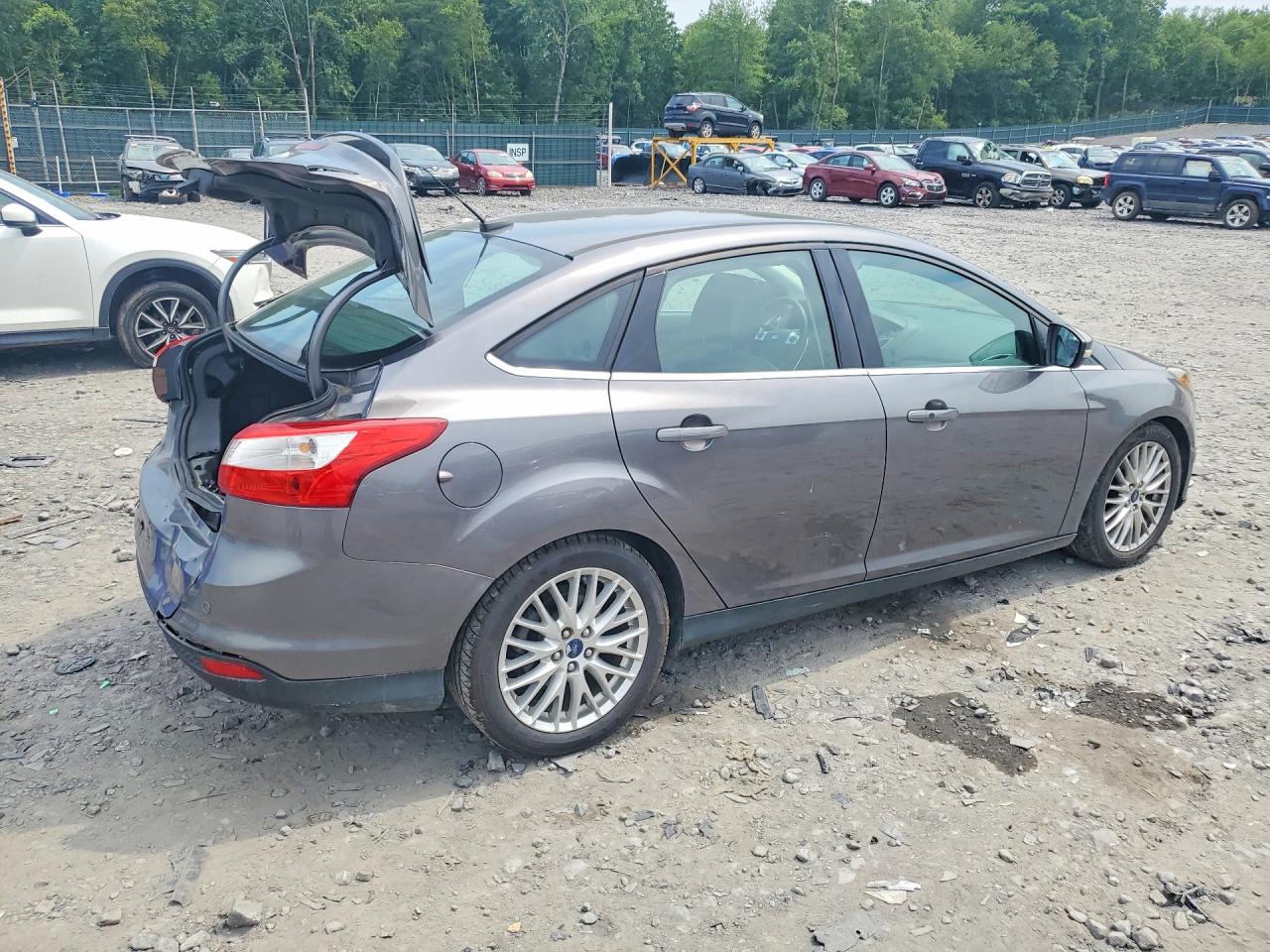 2014 Ford Focus Titanium Угольный vin: 1FADP3J27EL101403