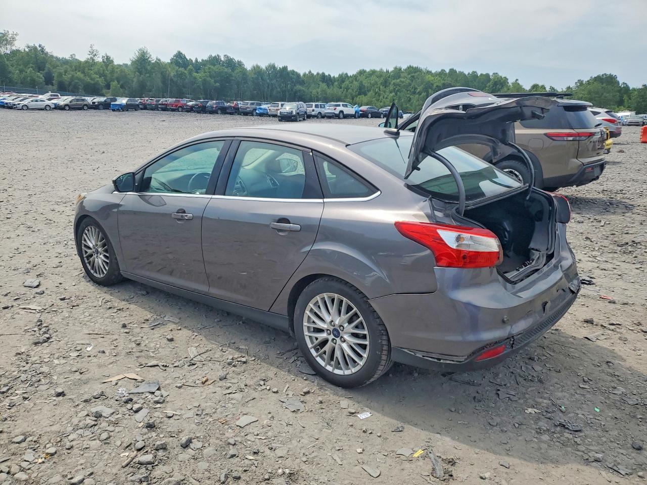 2014 Ford Focus Titanium Угольный vin: 1FADP3J27EL101403