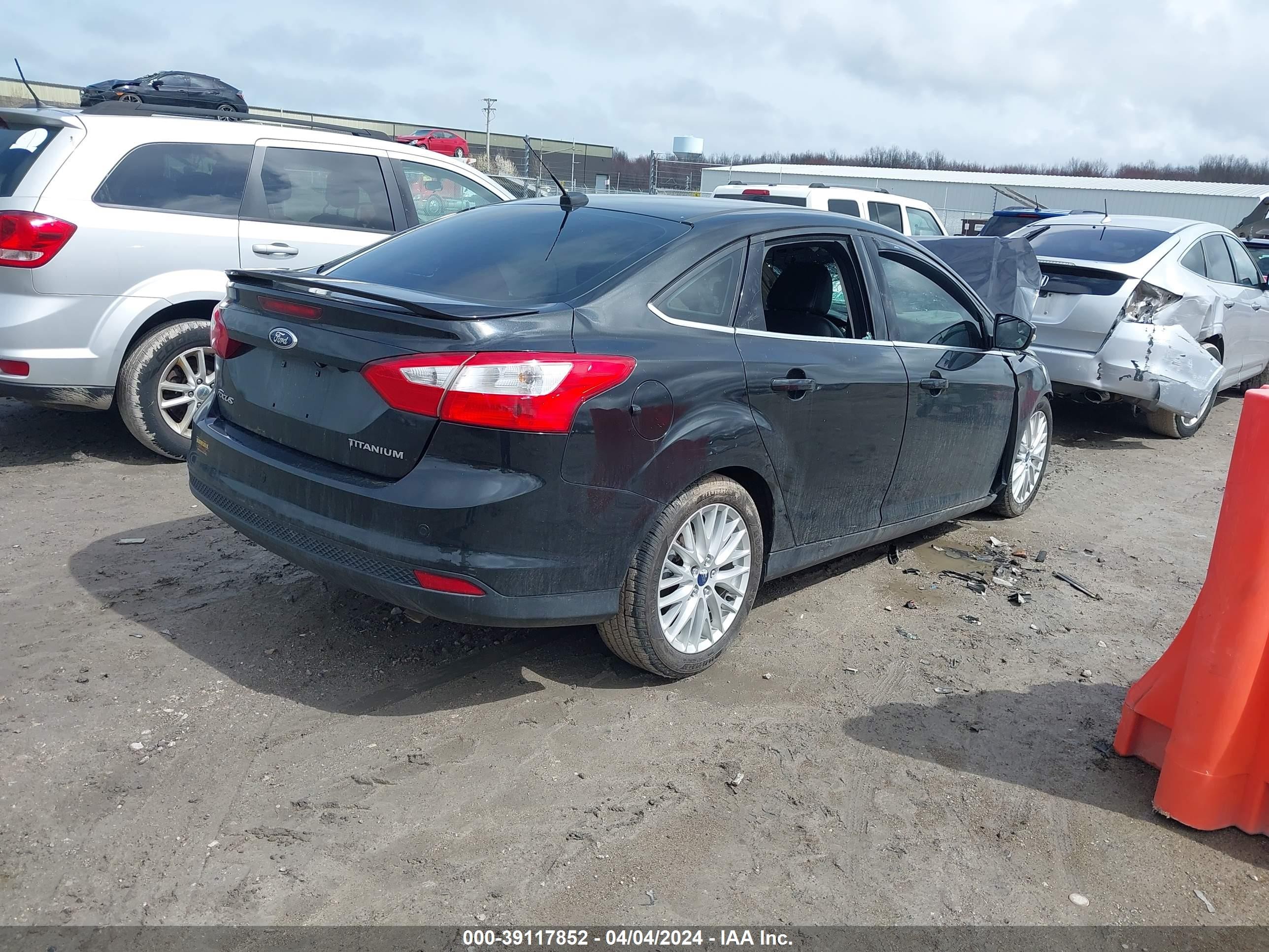 2014 Ford Focus Titanium Черный vin: 1FADP3J27EL234873